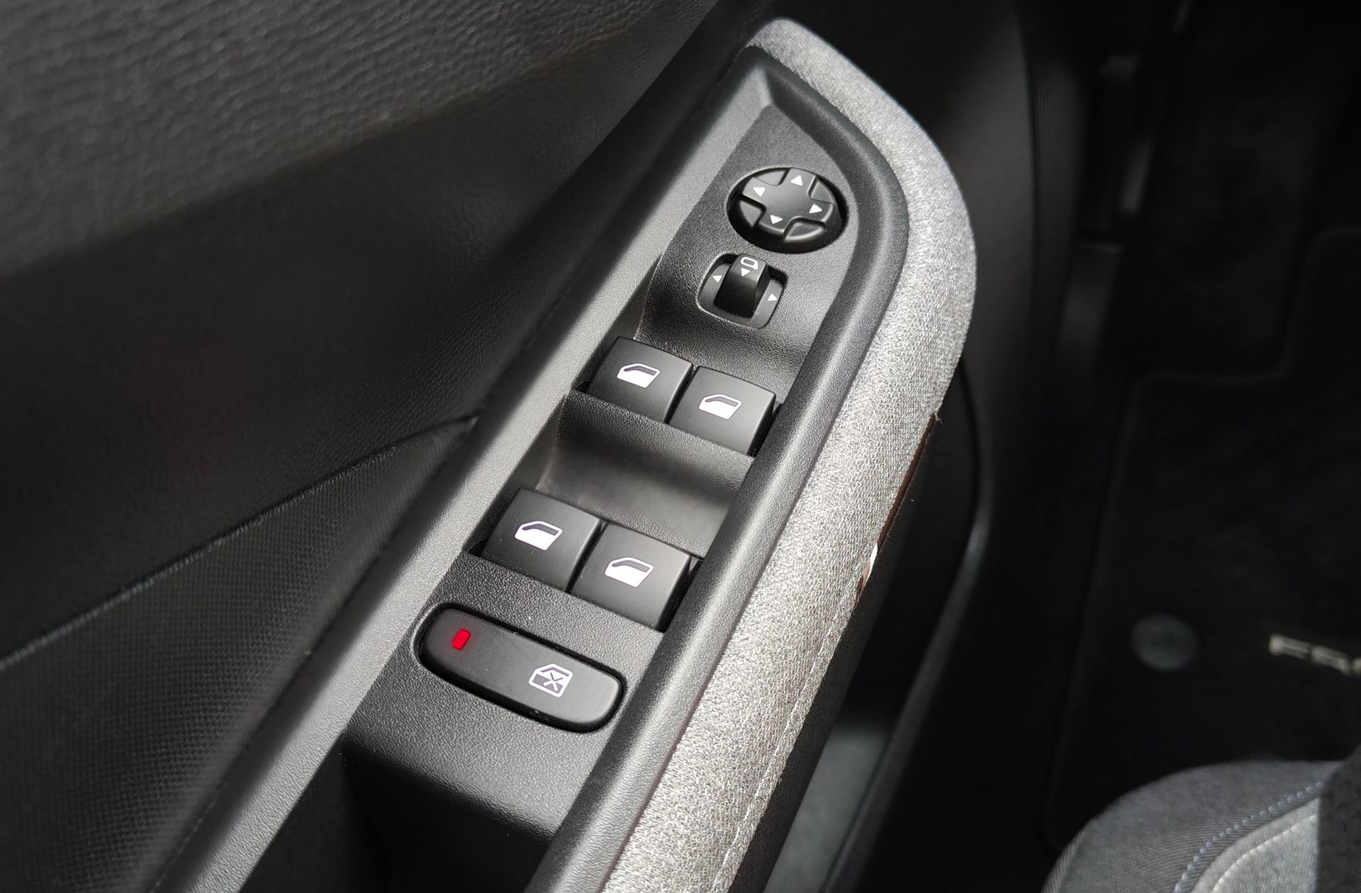 Opel Frontera 1.2T XHT Hybrid eDCT6 GS - foto 36