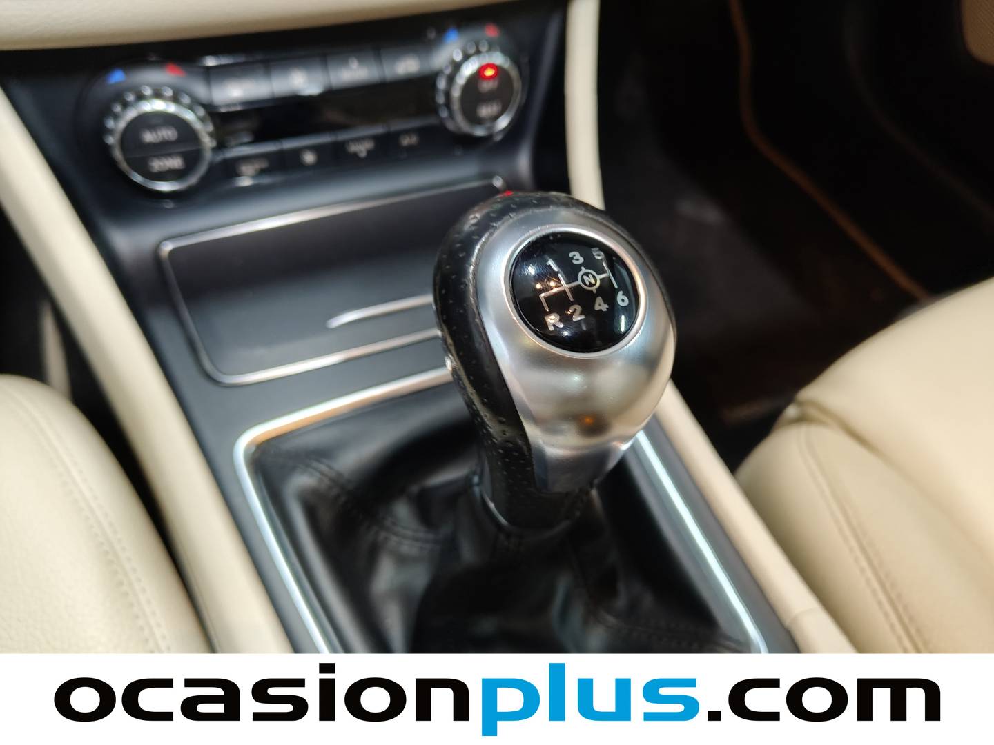 Foto Mercedes GLA Mercedes-Benz GLA 180  (122 CV)