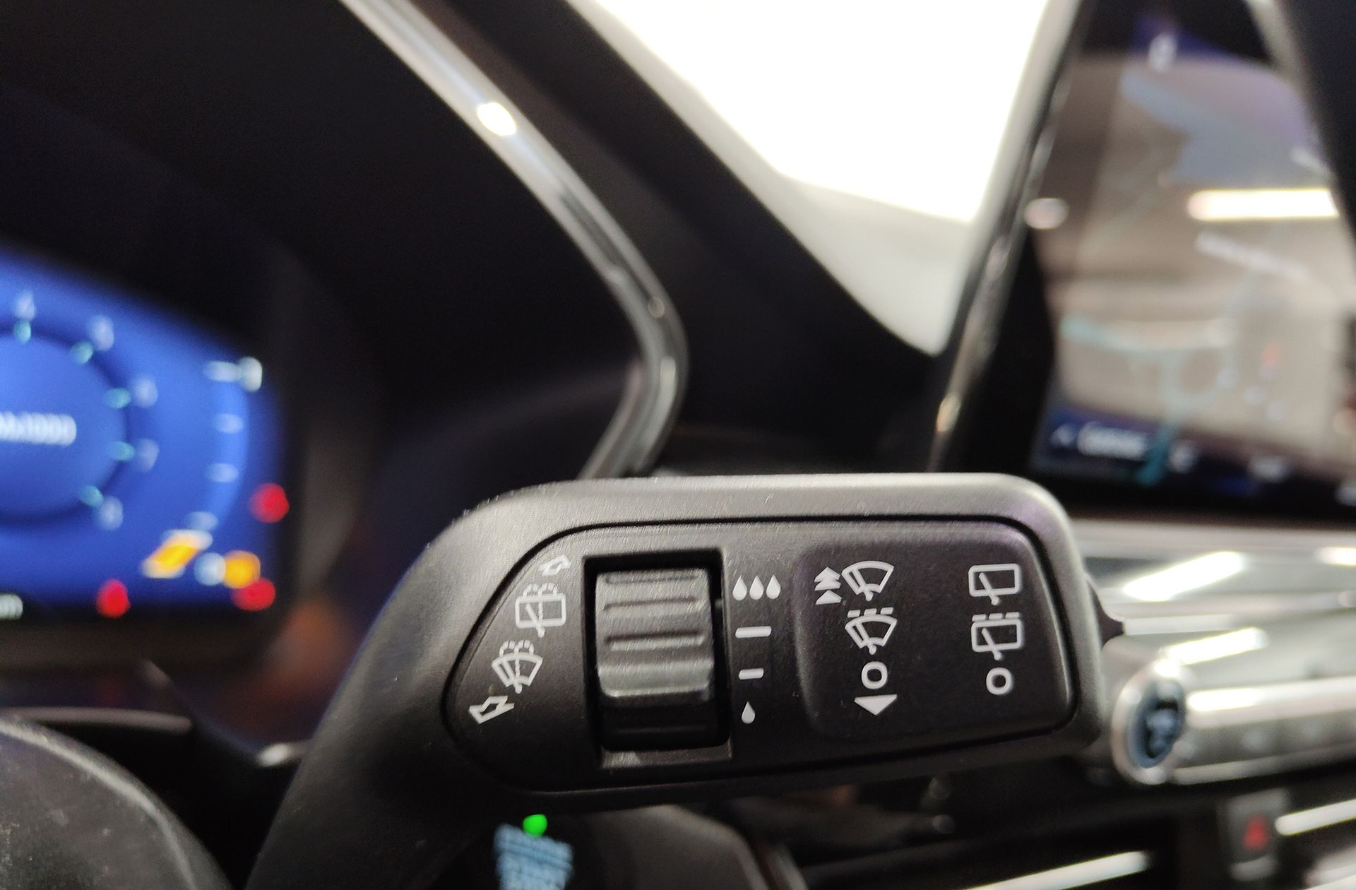Ford Kuga 1.5 EcoBoost ST-Line 4x2 - foto 31