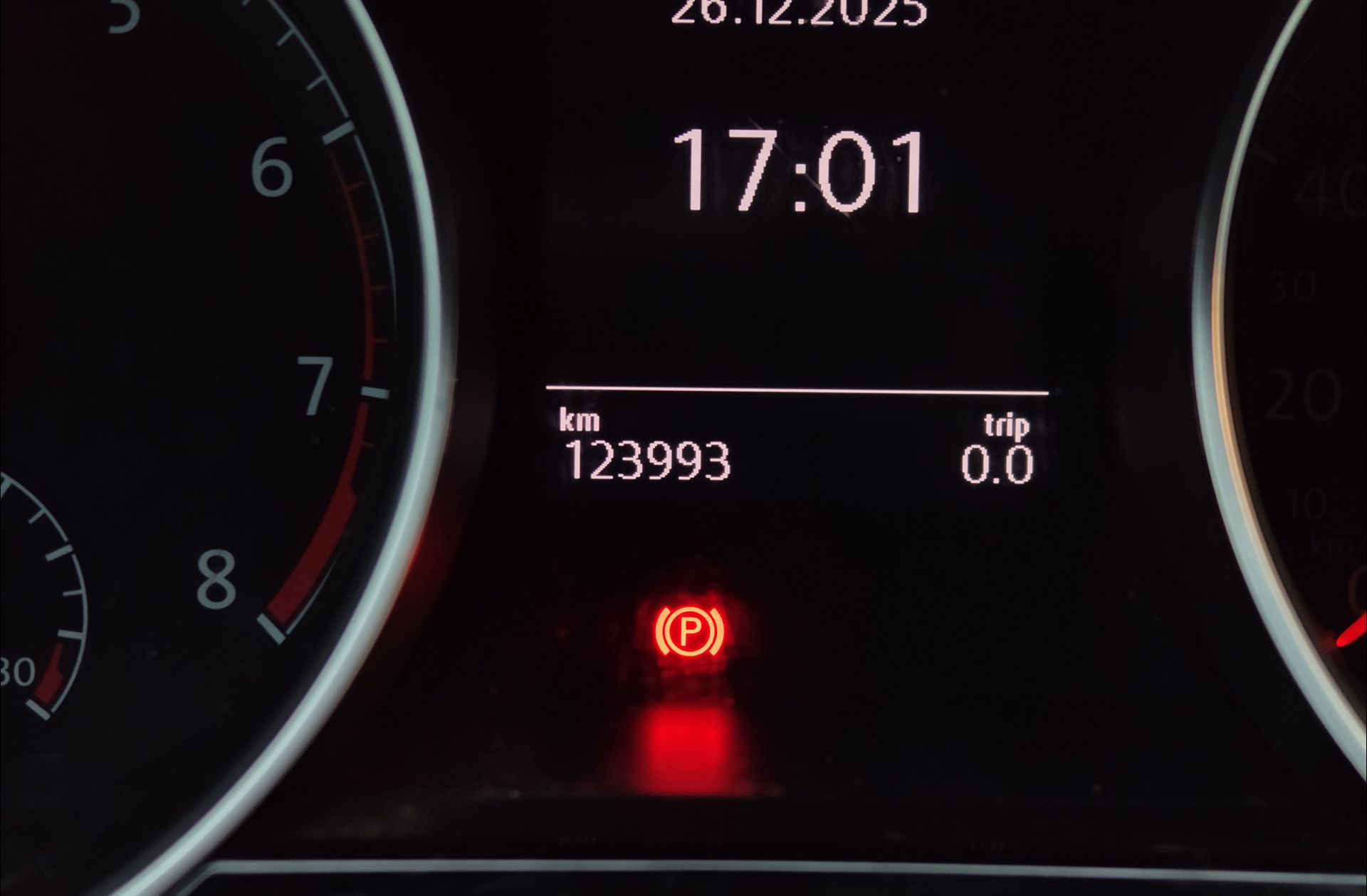 Volkswagen Touran Advance 1.4 TSI BMT DSG - foto 9
