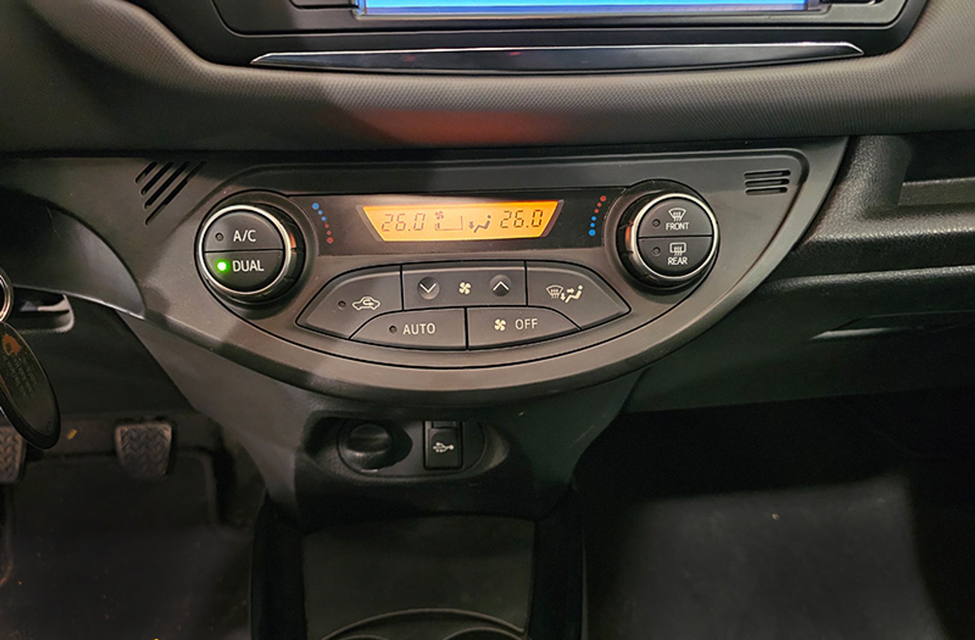 Toyota Yaris 1.3 100 Feel - foto 25