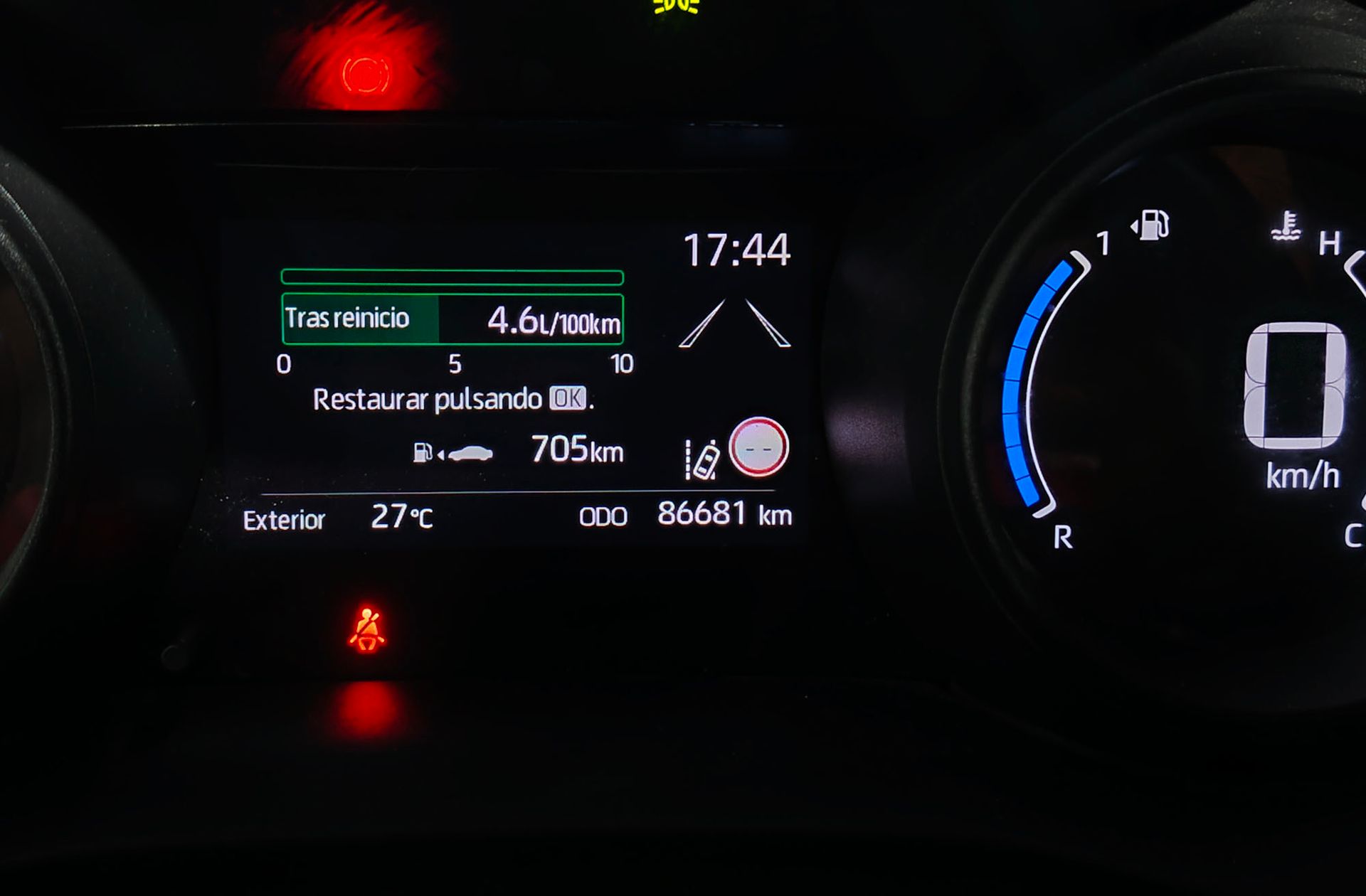 Toyota Yaris Cross 120H Business Plus - foto 8