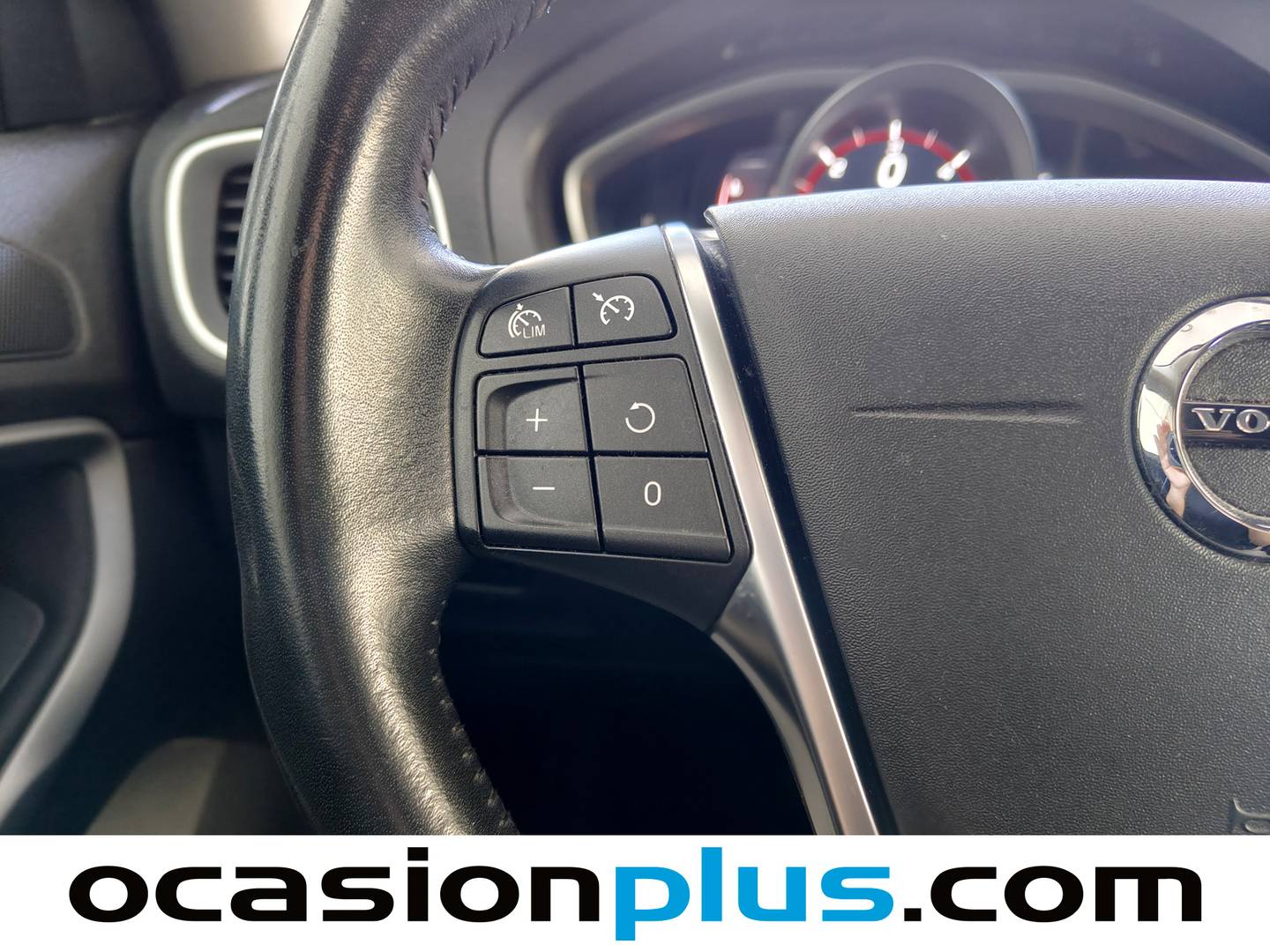 Acabados Volvo V40 Volvo V40 D3 Momentum Auto (150 CV)