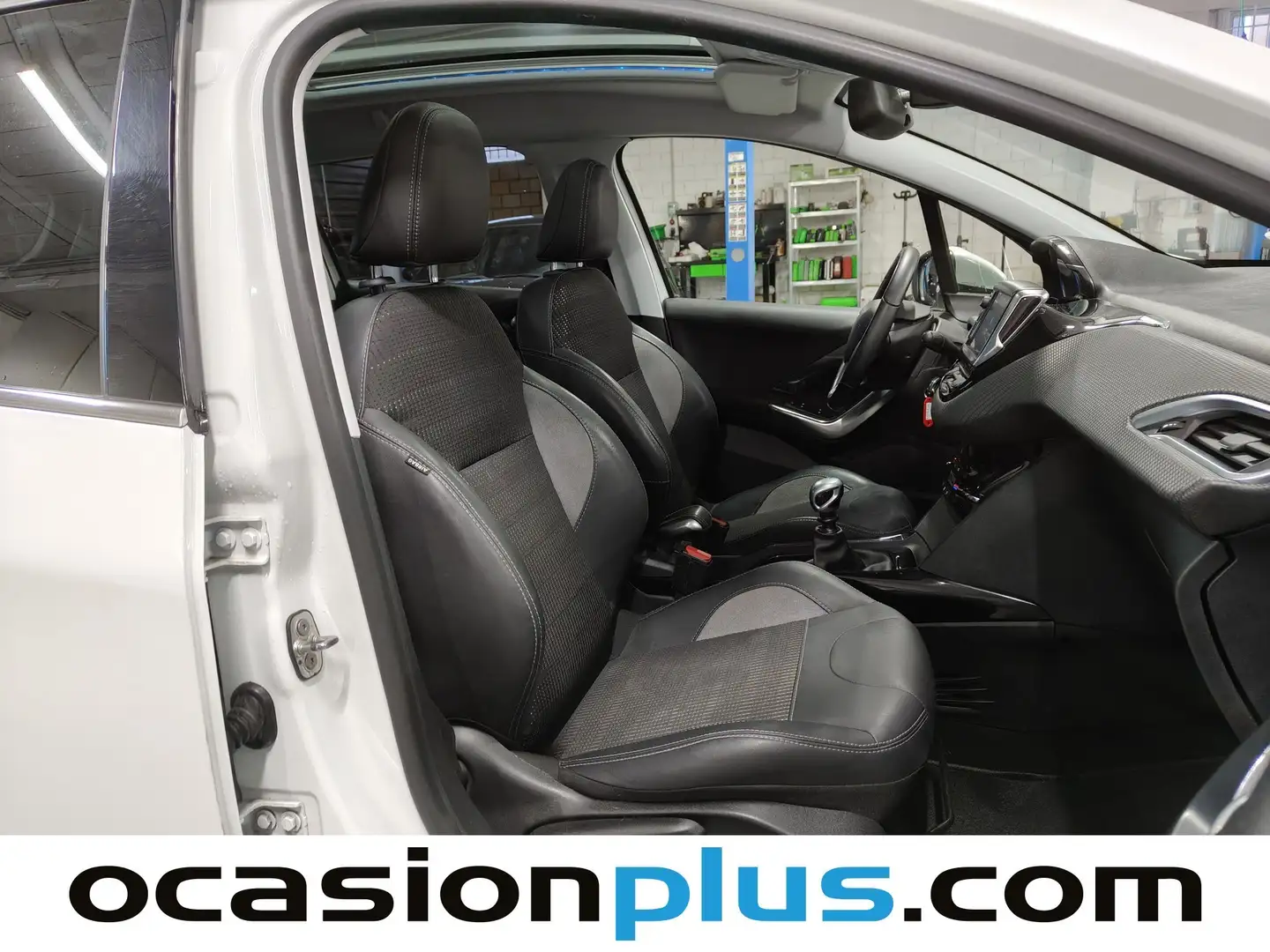 Foto Peugeot 2008 Peugeot 2008 BlueHDi 120 S&S Allure (120 CV)