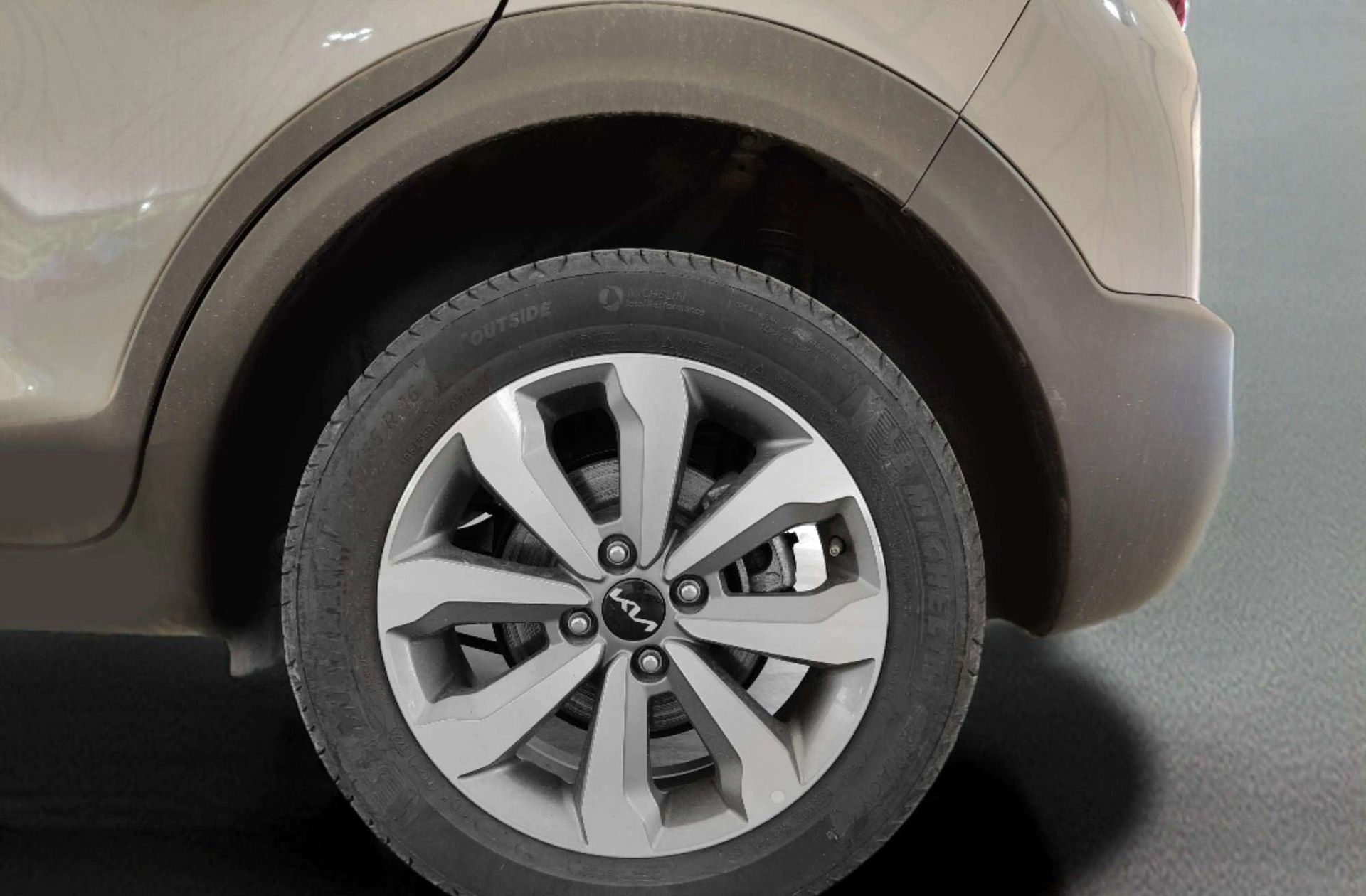 Kia Stonic 1.0 T-GDi MHEV Concept - foto 34