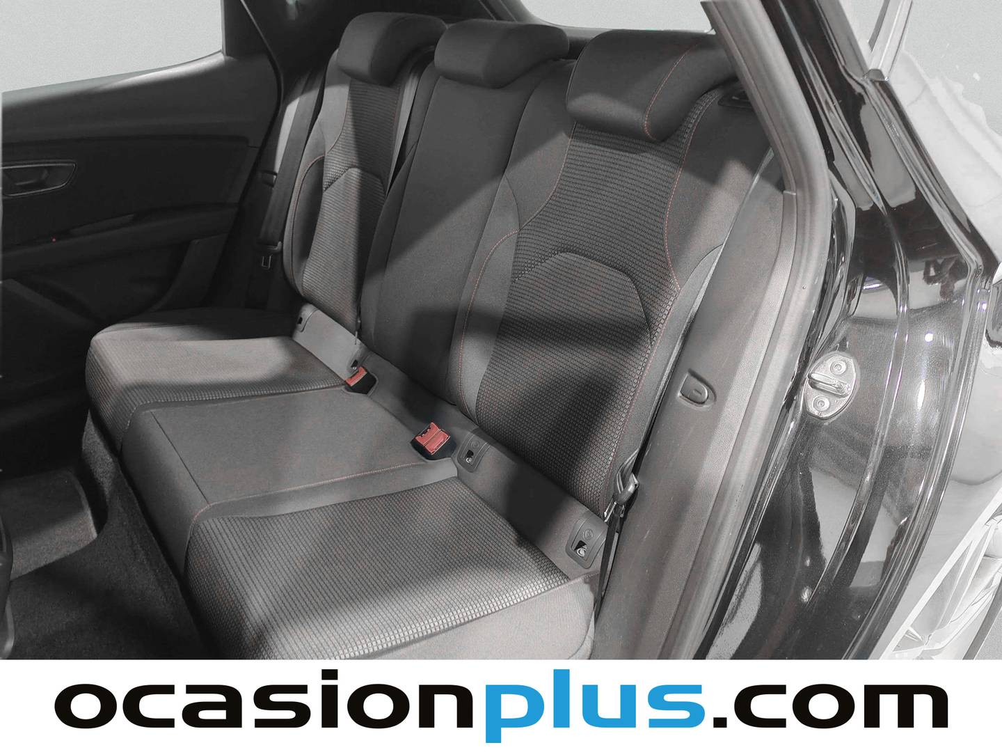 Foto asientos traseros Seat León SEAT León 2.0 TDI S&S FR Fast Edition (150 CV)