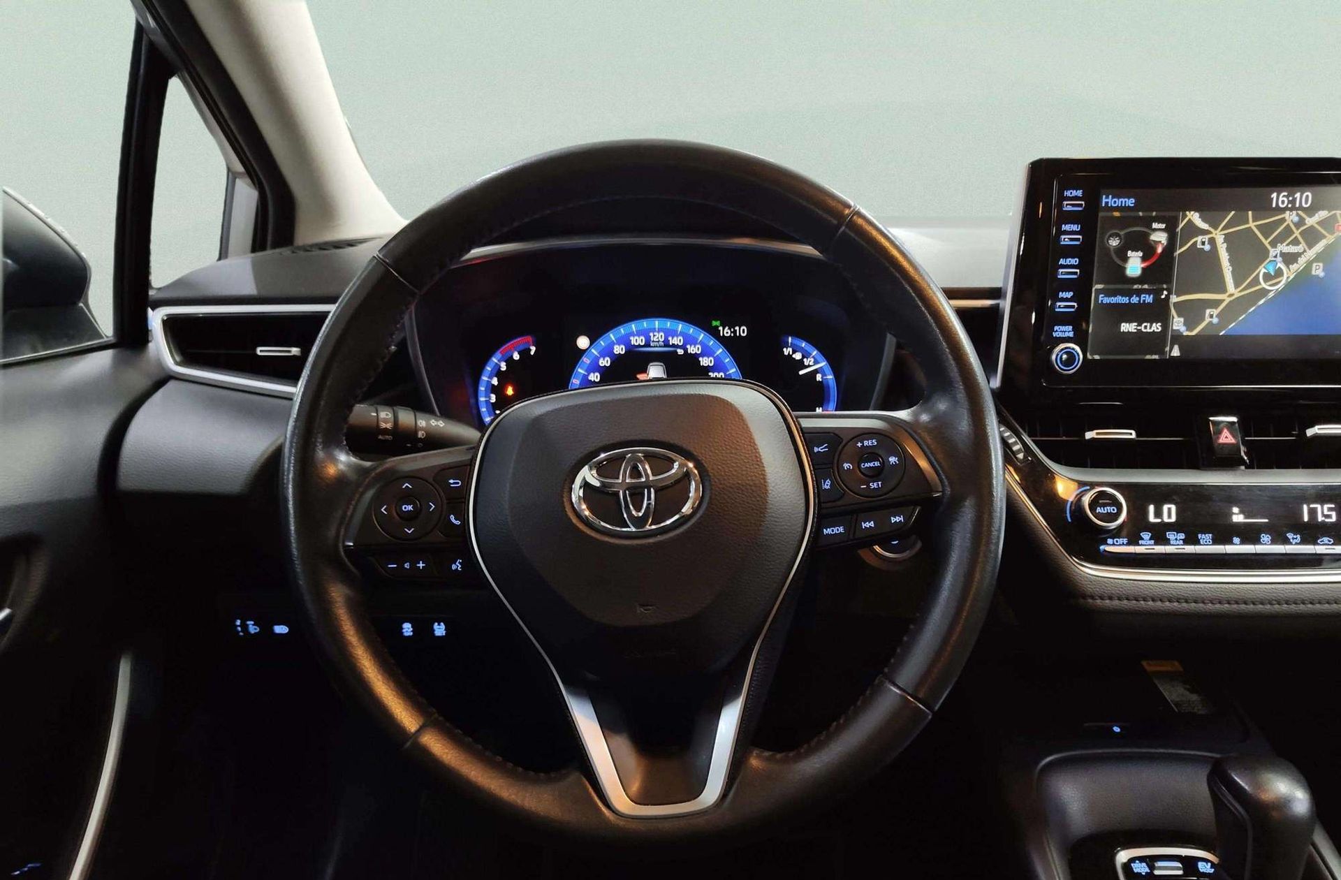Toyota Corolla 1.8 125 Híbrido Active Tech E-CVT Sedán - foto 24