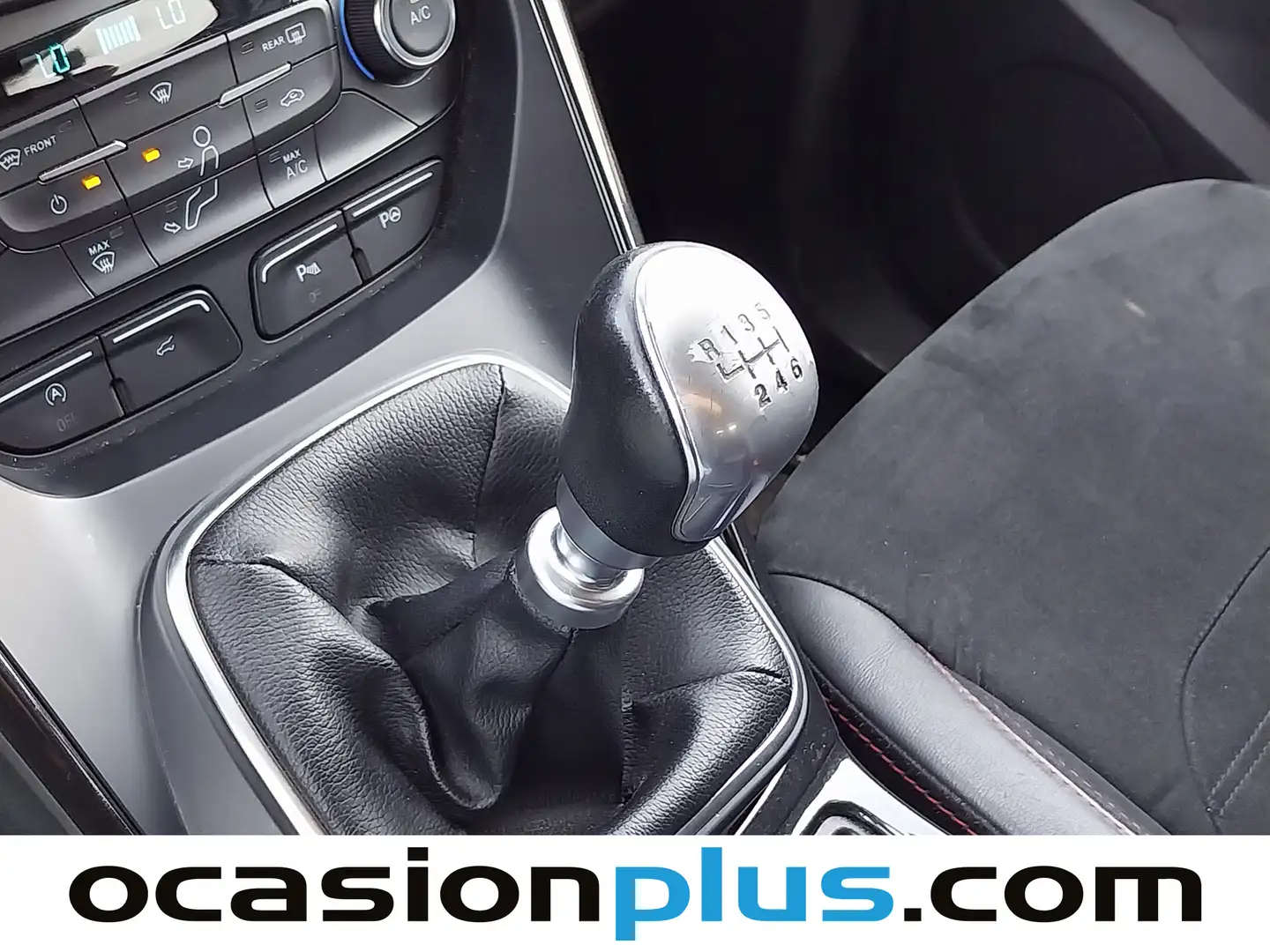 Foto Ford Kuga Ford Kuga 1.5 EcoBoost ST-Line Limited Edition 4x2  (150 CV)