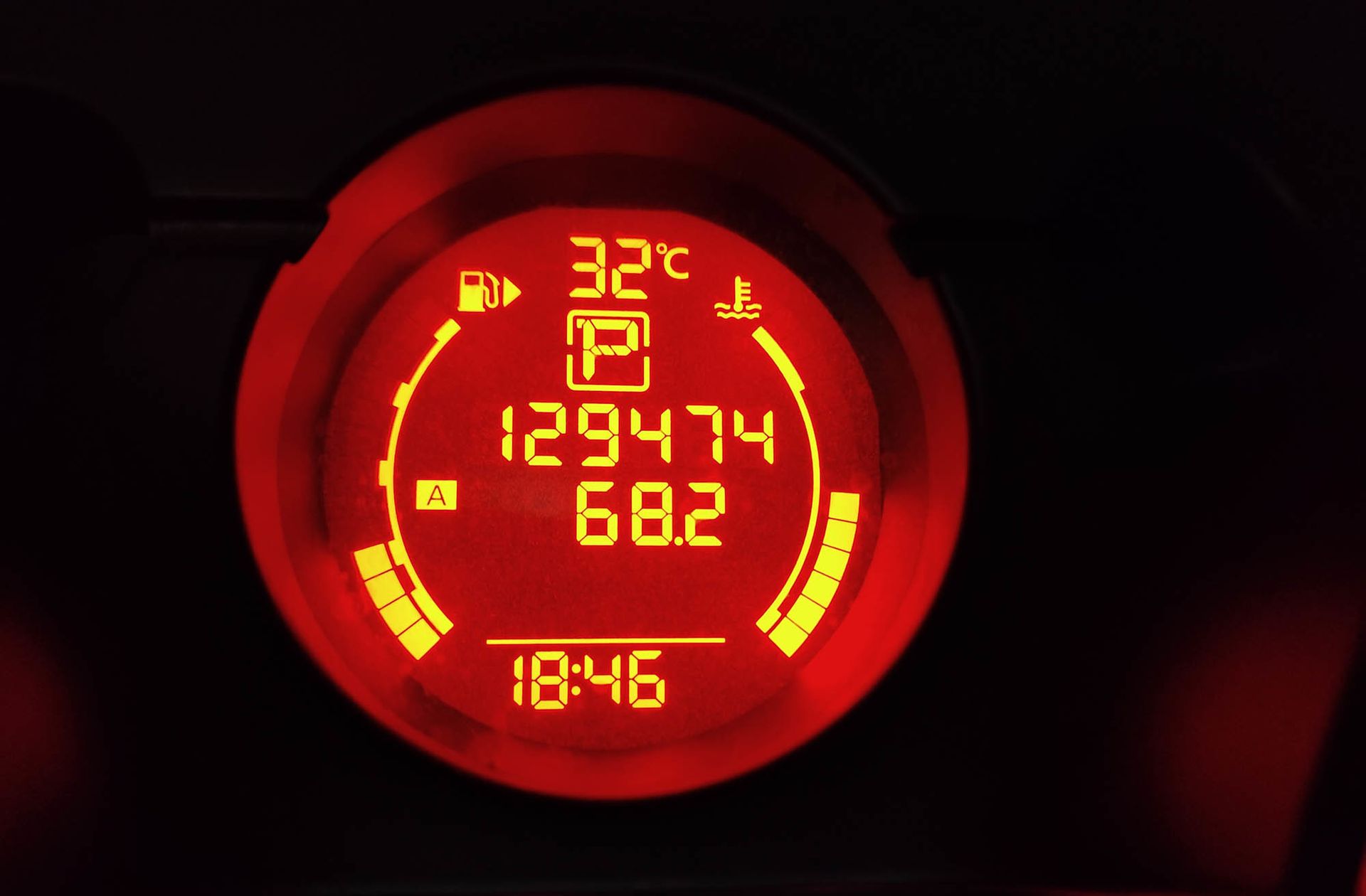 Nissan Qashqai 2.0 Tekna Premium 4x4 - foto 11