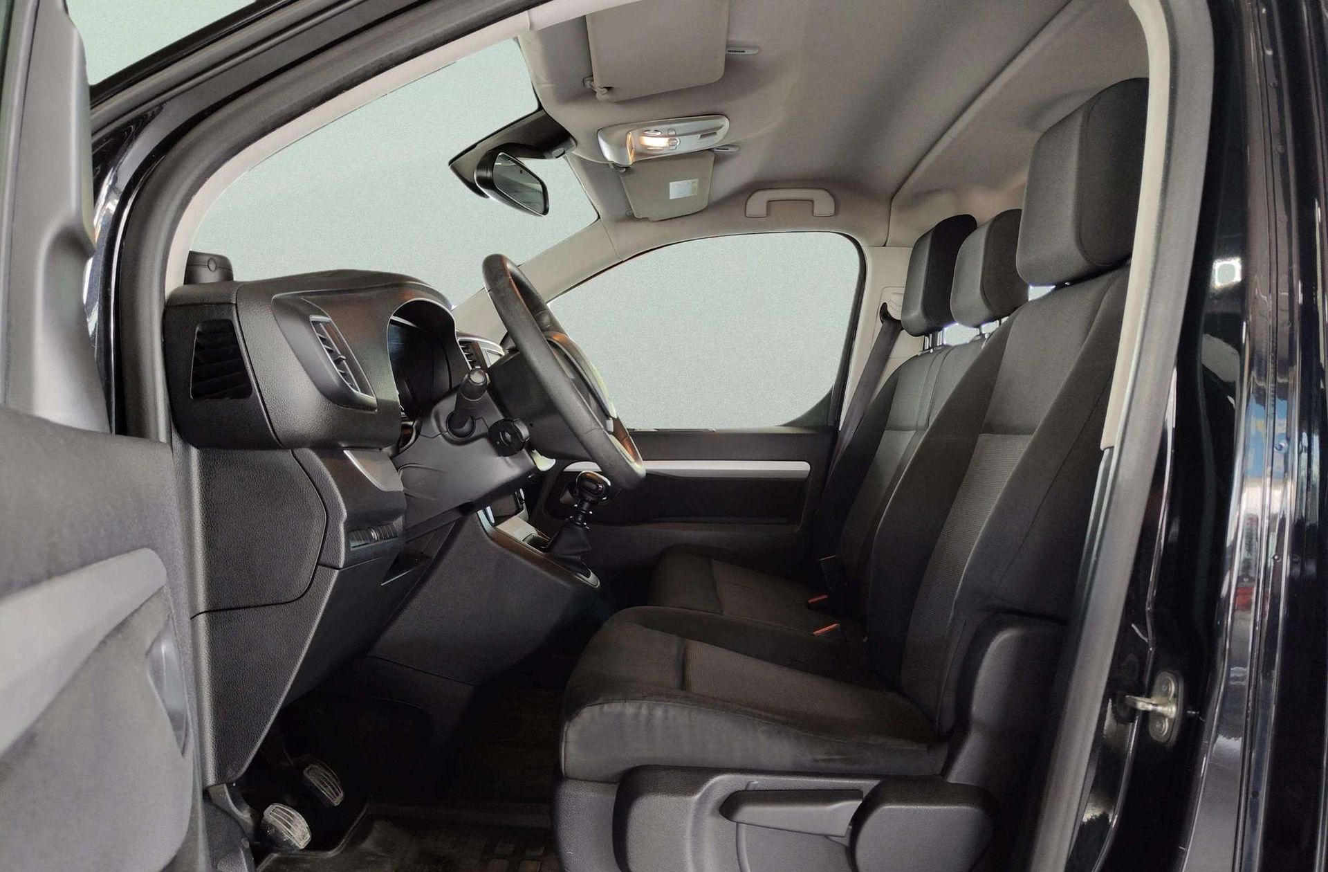 Peugeot Traveller 1.6 BlueHDi Business Standard 9 plazas - foto 12