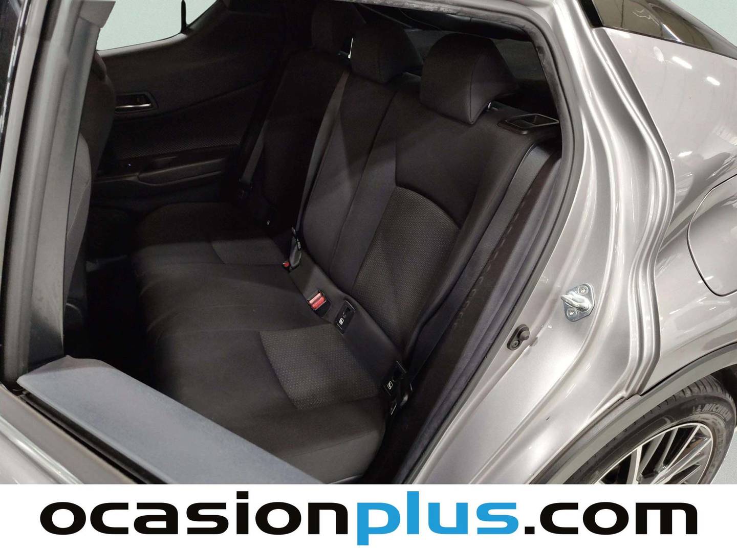 Foto Toyota C-HR Toyota C-HR 1.8 125H Advance (122 CV)