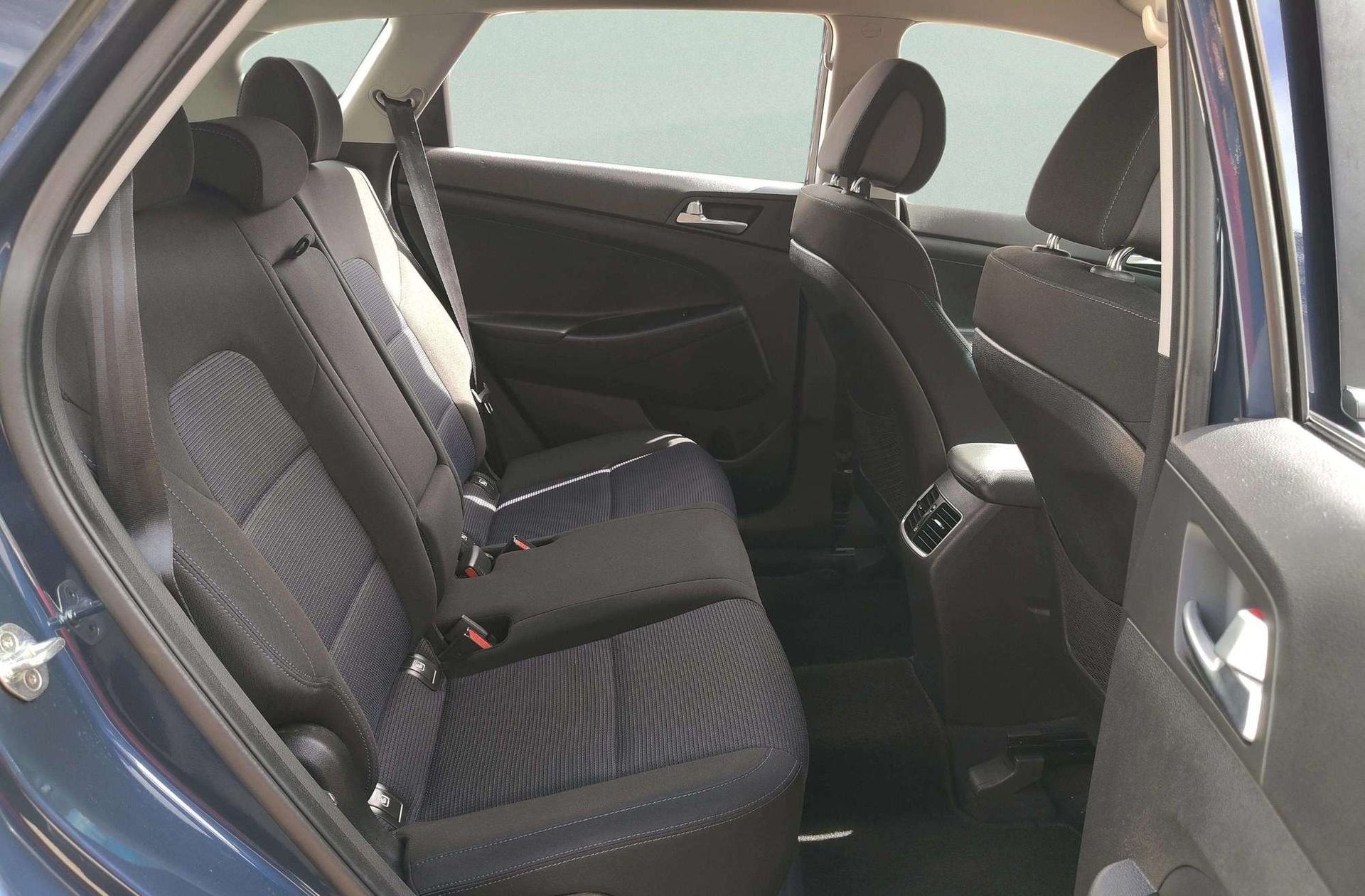 Hyundai Tucson 1.6 GDI BlueDrive 25 Aniversario 4x2 - foto 16