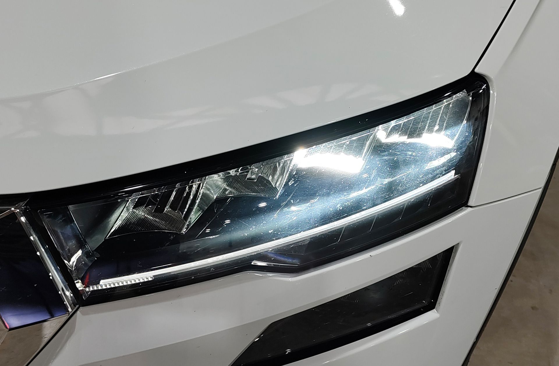 Škoda Karoq 2.0 TDI Selection - foto 13