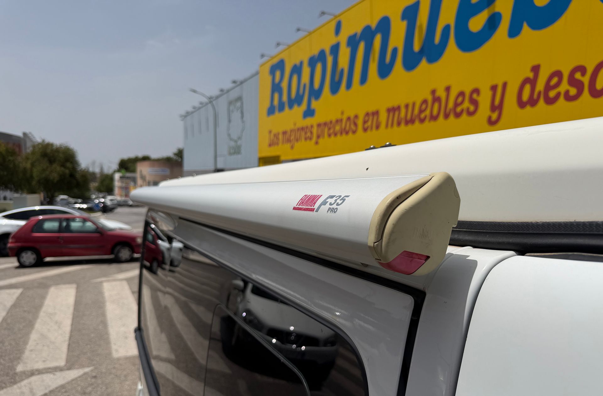 Renault Trafic Furgon 2.0 dCi Furgon 29 Corto Normal Camperizada 3 plazas - foto 8