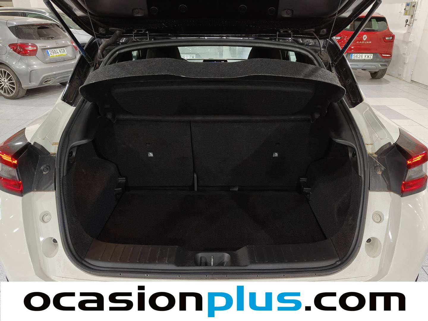 Fotos maletero Nissan JUKE Nissan Juke Hybrid N-Design Black Auto (143 CV)