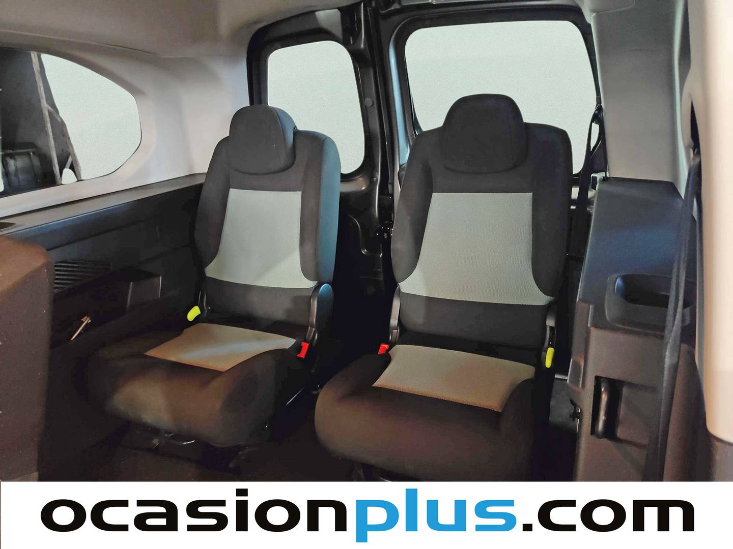 Foto asientos delanteros Citroën Berlingo Citroën Berlingo BlueHDi 130 Talla XL Feel  (130 CV)