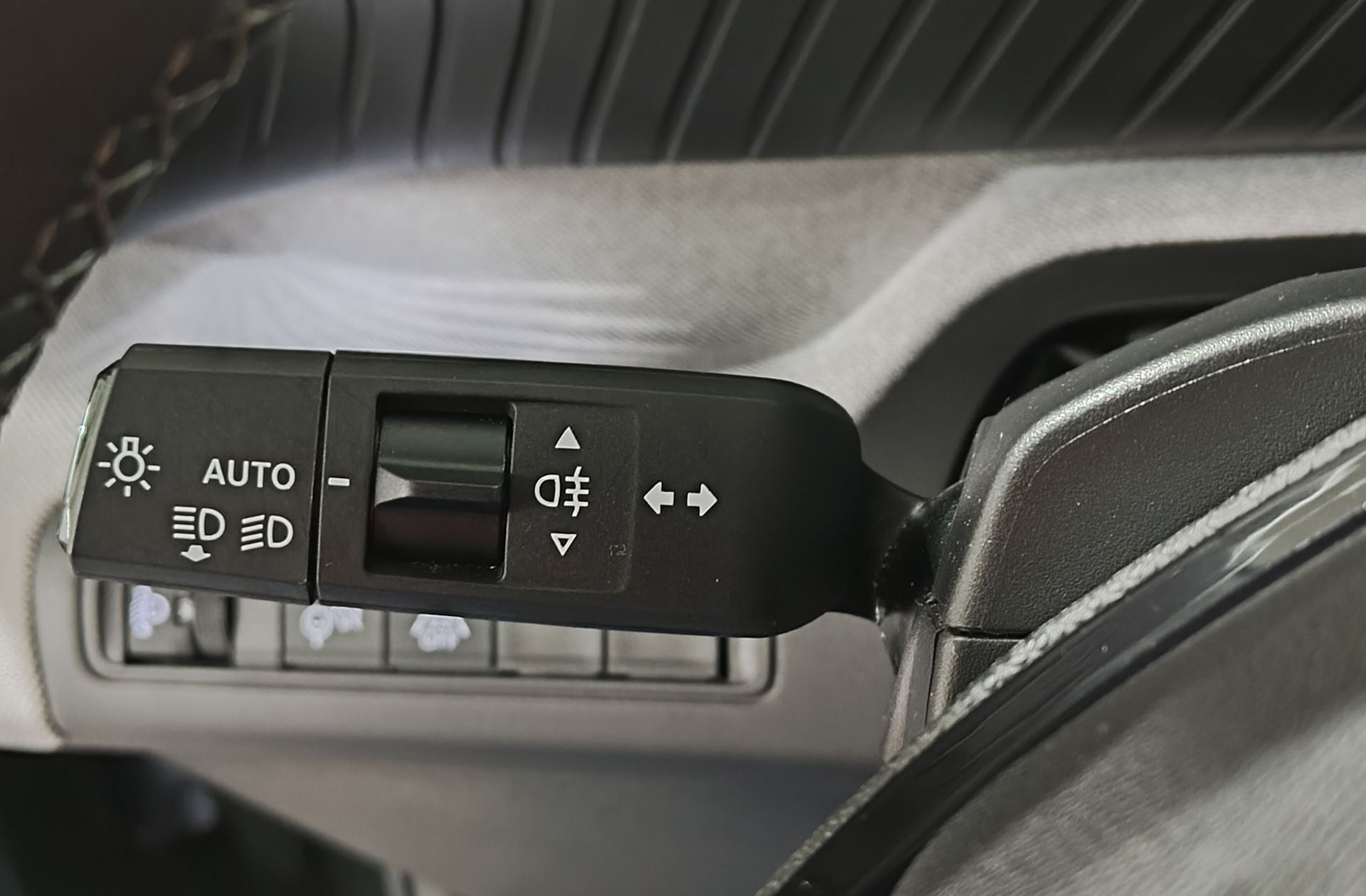Citroën C3 Aircross Hybrid 145 Plus e-DCS6 - foto 24
