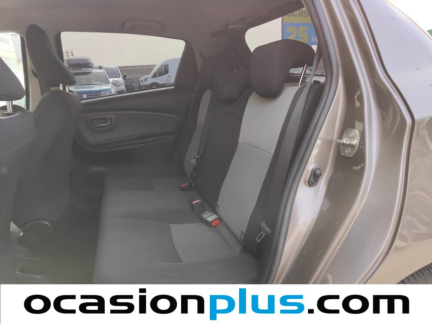 Foto asientos traseros Toyota Yaris Toyota Yaris 1.5 Active Tech (111 CV)