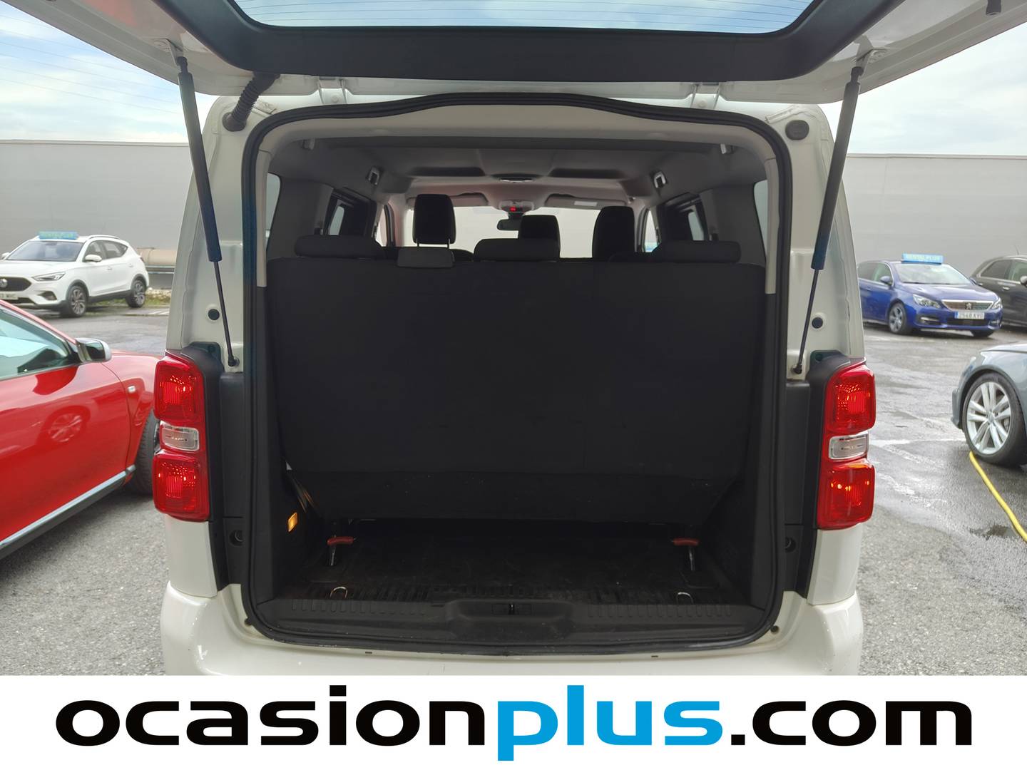 Foto Peugeot Traveller Peugeot Traveller BlueHDi 150 Business Standard (150 CV) 9 Plazas