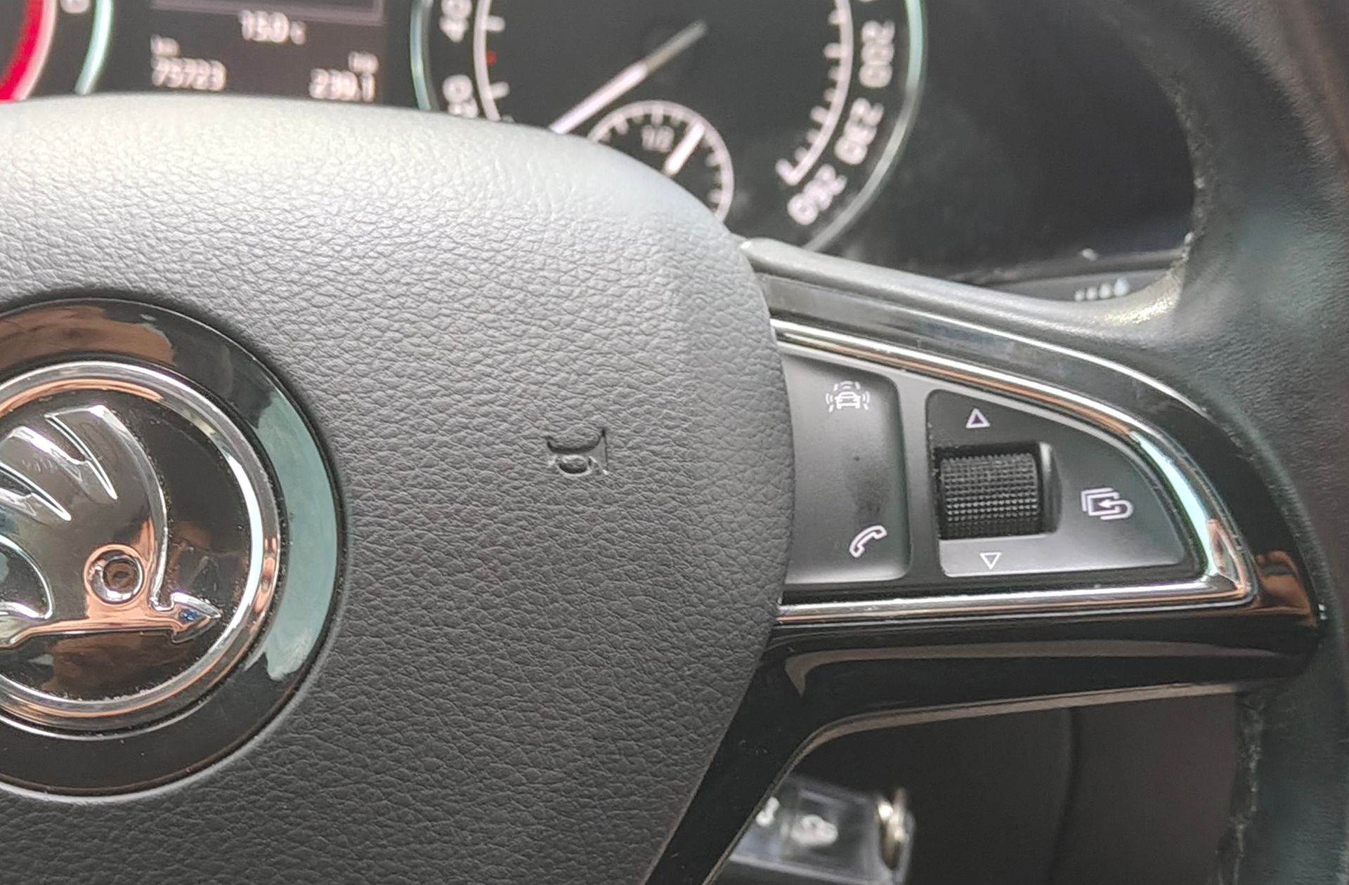 Škoda Superb 1.6 TDI CR Ambition - foto 28