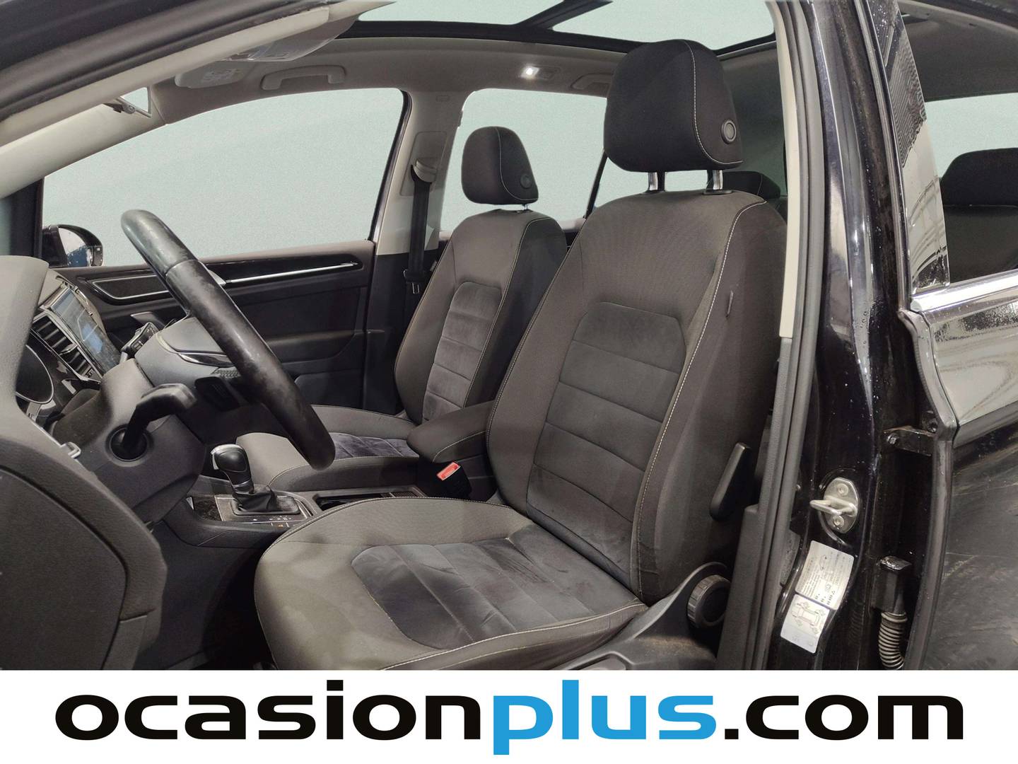 Foto asientos delanteros Volkswagen Golf Sportsvan Volkswagen Golf Sportsvan 1.6 TDI Sport BMT DSG (110 CV)