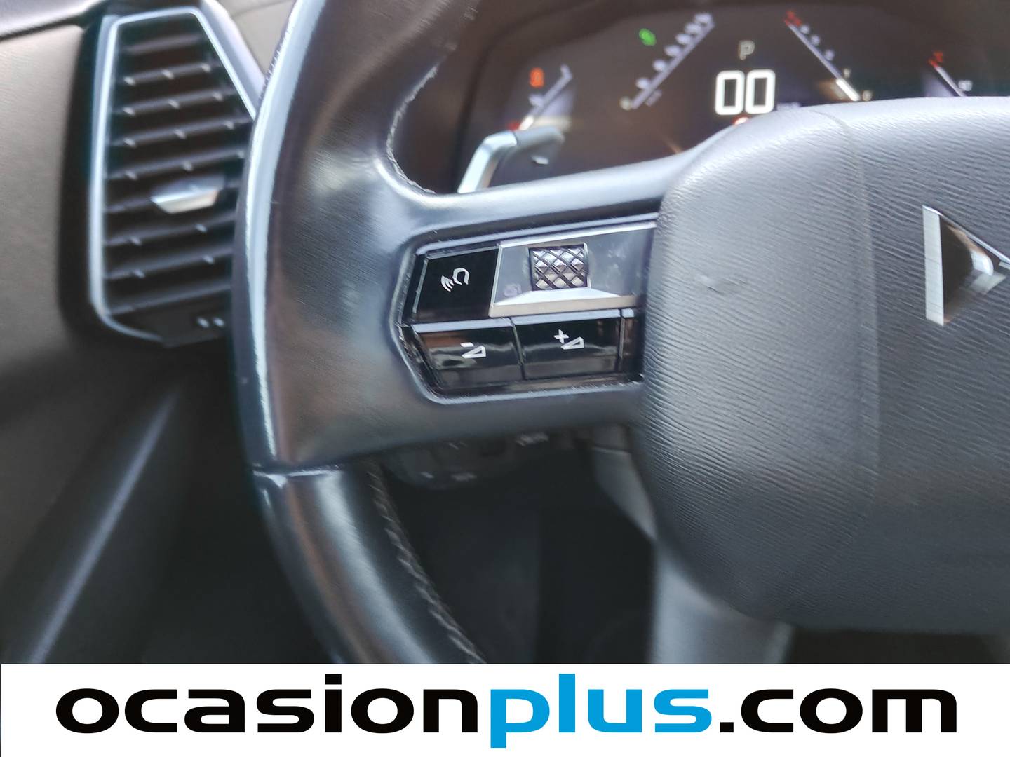 Foto DS DS 7 Crossback DS DS7 Crossback BlueHDi 130 DE Bastille + AT (130 CV)