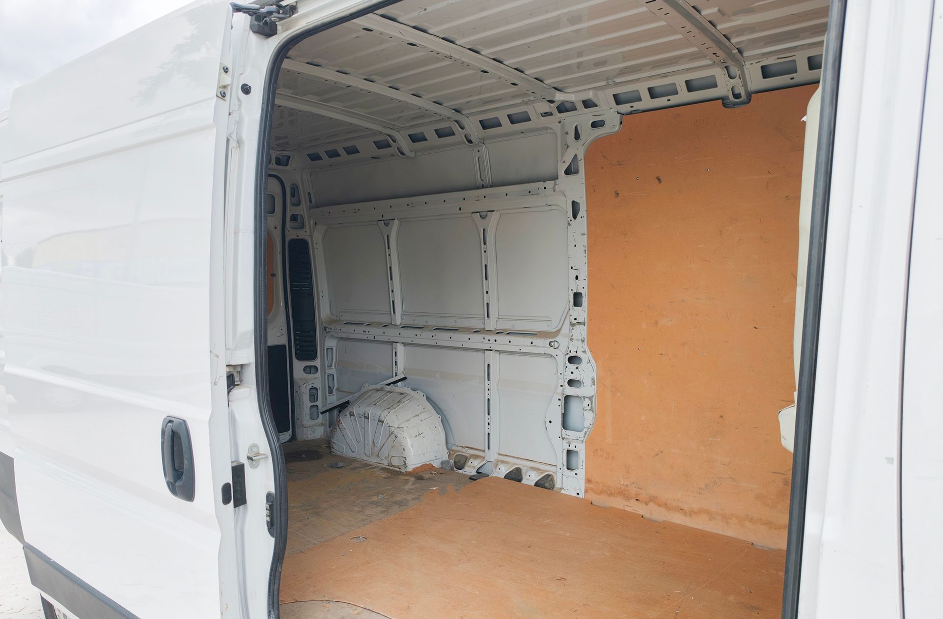 Opel Movano Furgon 2.2 BlueHDi Base L3H2 3.5T - foto 15