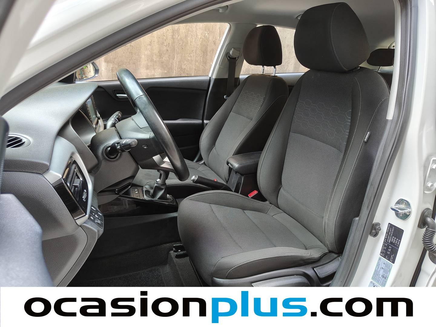 Foto asientos delanteros KIA Rio KIA Rio 1.0 T-GDi Drive (100 CV)