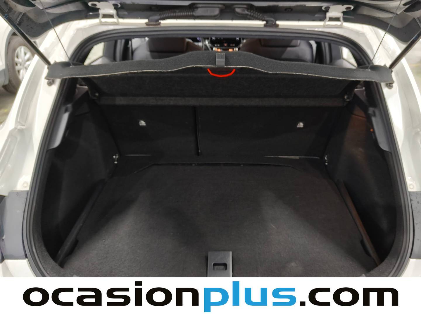 Fotos maletero Toyota Corolla Toyota Corolla 180H FEEL! E-CVT (180 CV)