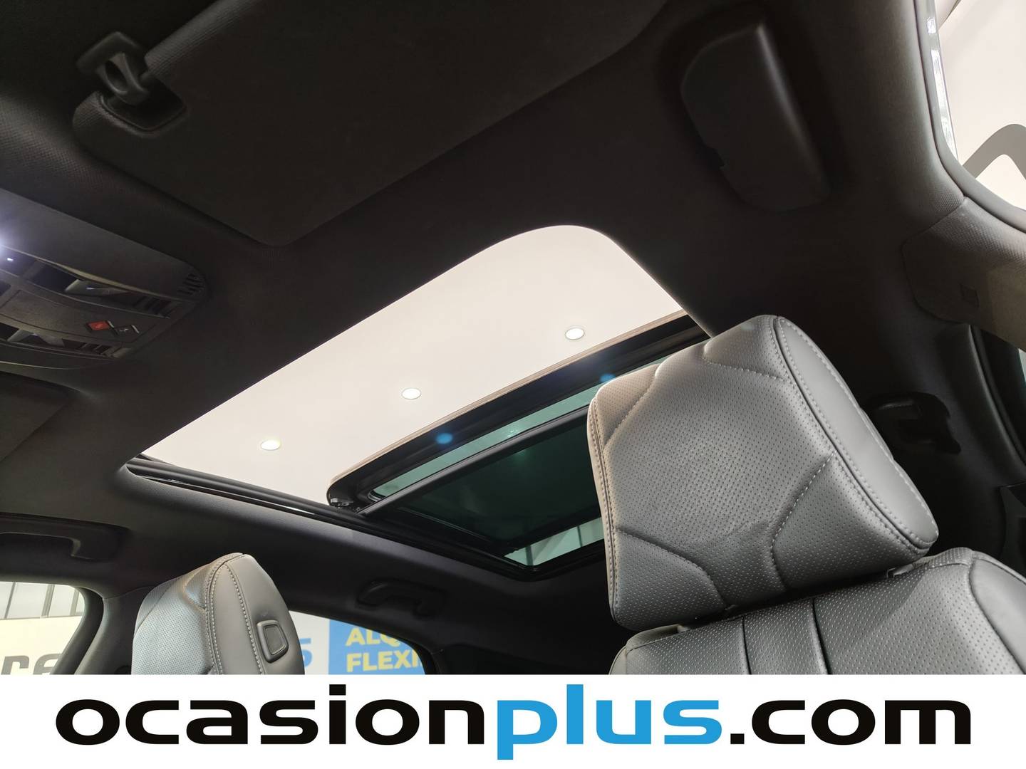 Vista trasera derecha