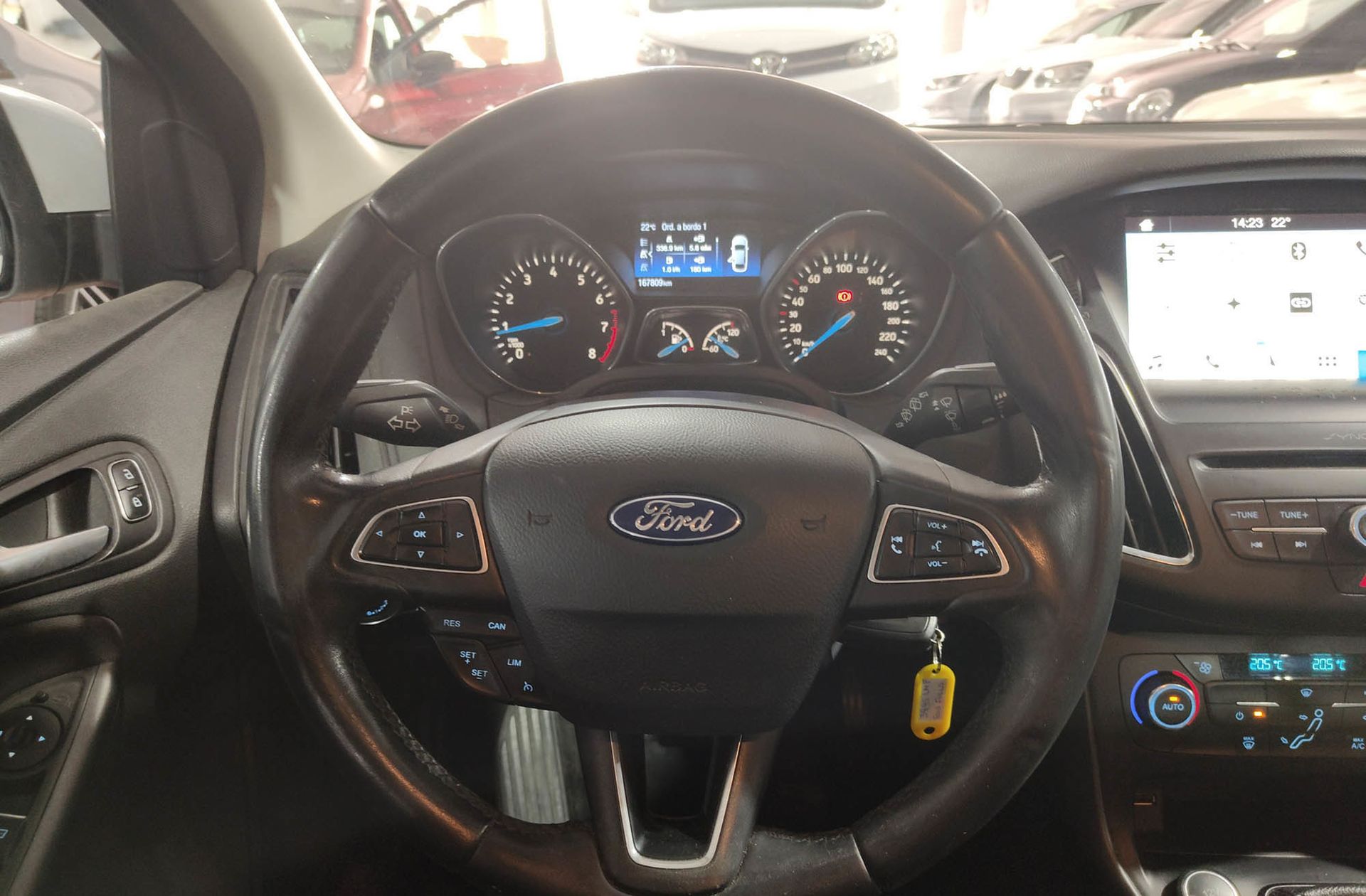 Ford Focus 1.0 EcoBoost Business - foto 24