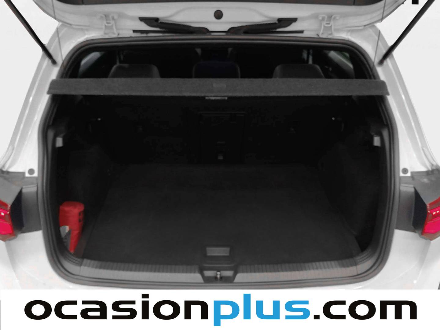 Fotos maletero Volkswagen Golf Volkswagen Golf R-Line 1.5 eTSI (150 CV) DSG