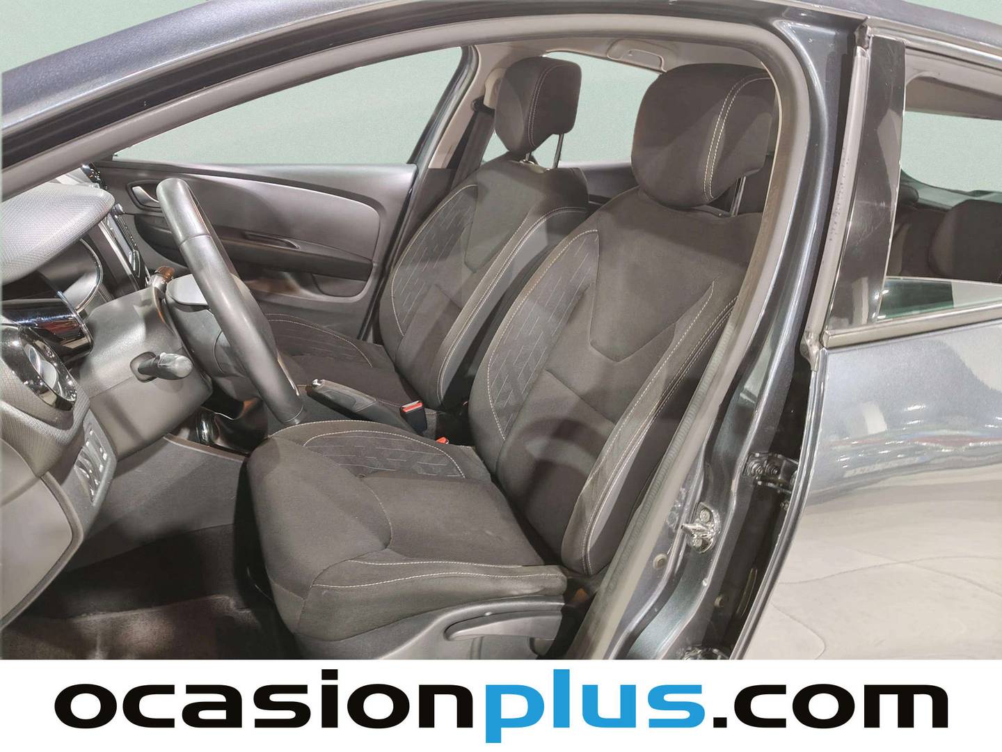 Foto asientos delanteros Renault Clio Renault Clio Limited Energy dCi (75 CV)