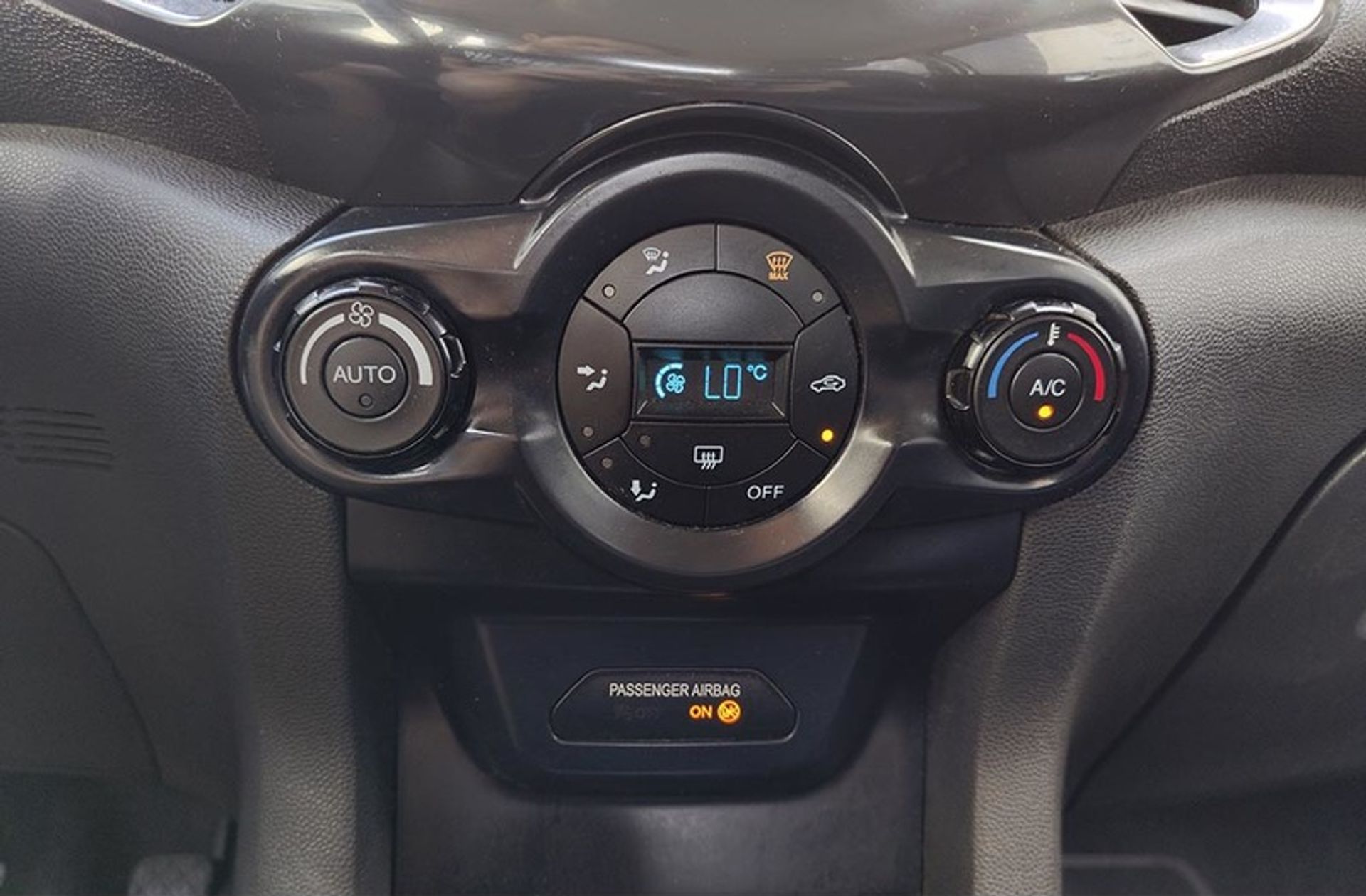 Ford EcoSport 1.5 TDCi Titanium - foto 30