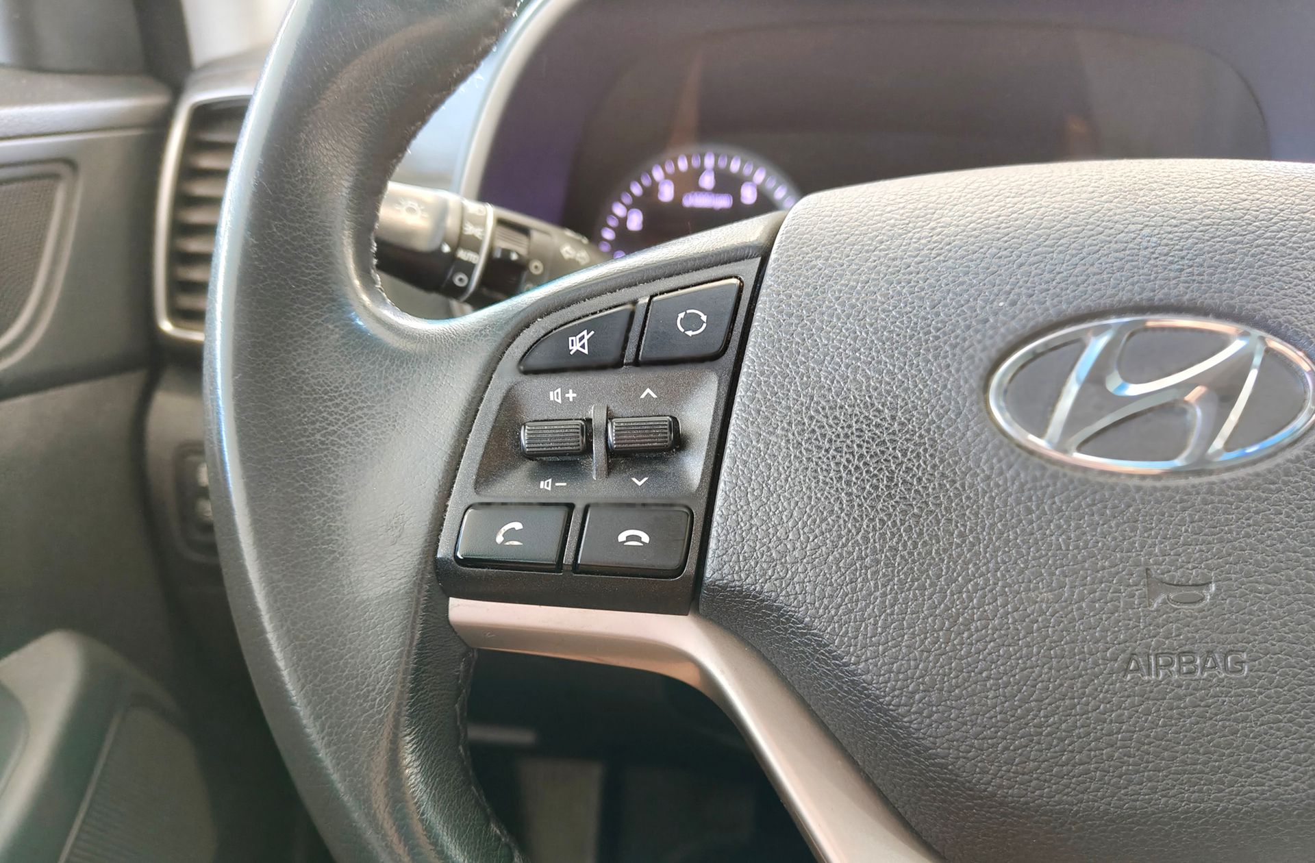 Hyundai Tucson 1.6 GDI BlueDrive Essence 4x2 - foto 22