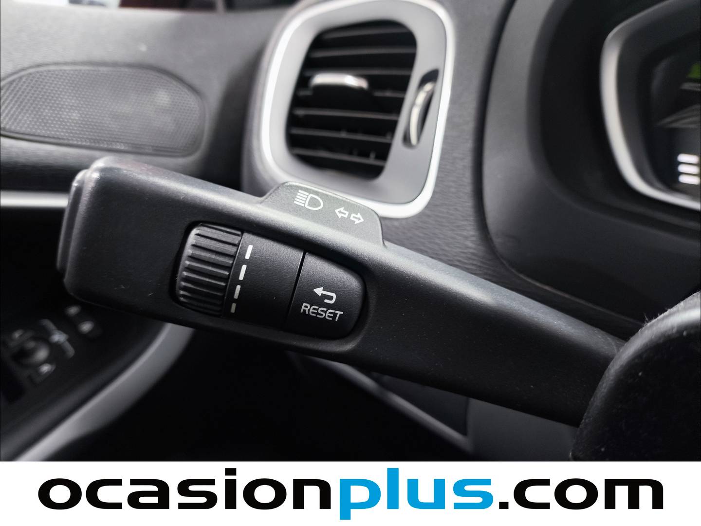 Acabados Volvo V40 Volvo V40 2.0 D3 Momentum Auto (150 CV)
