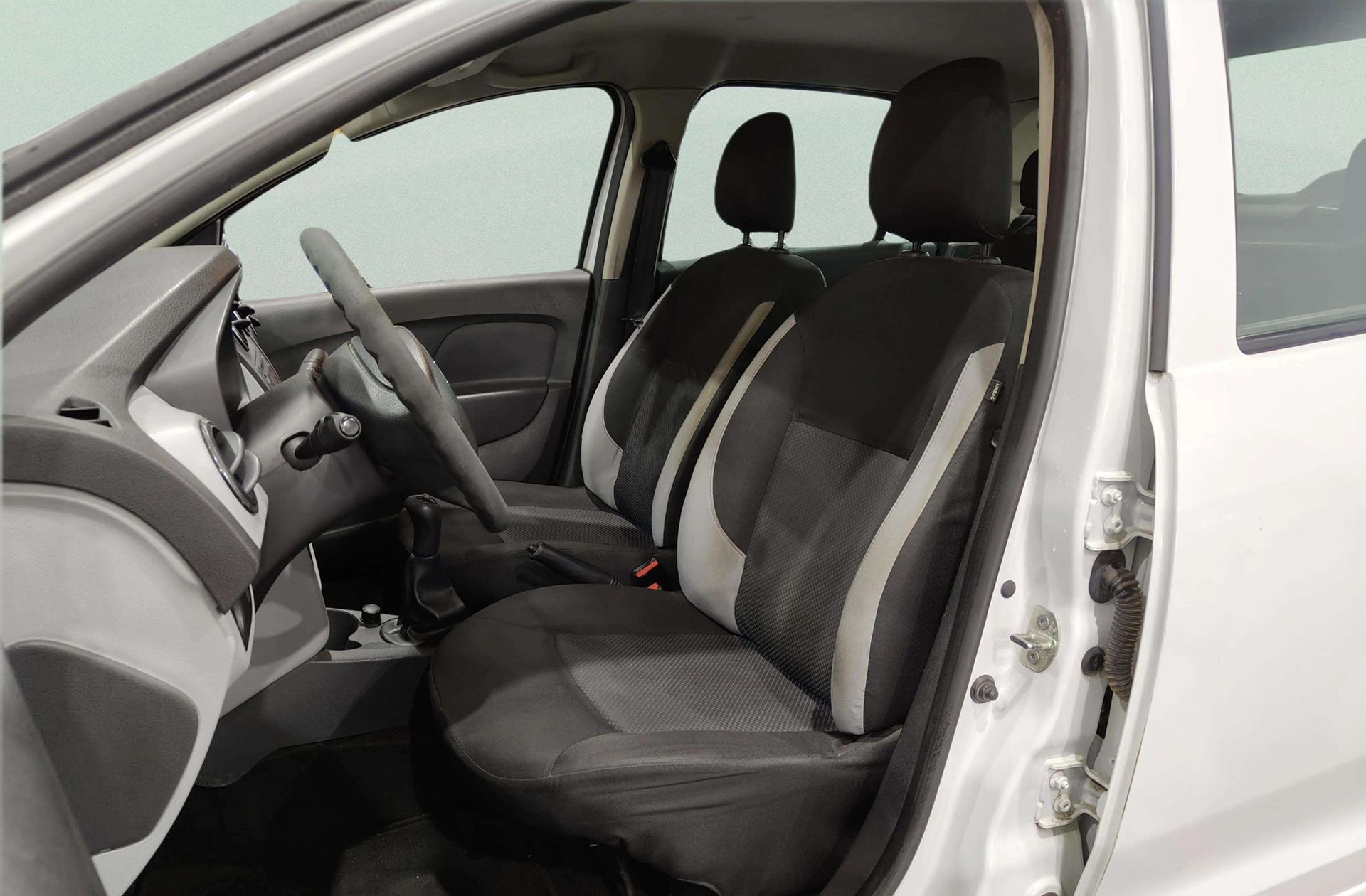 Dacia Logan 1.2 Ambiance - foto 8