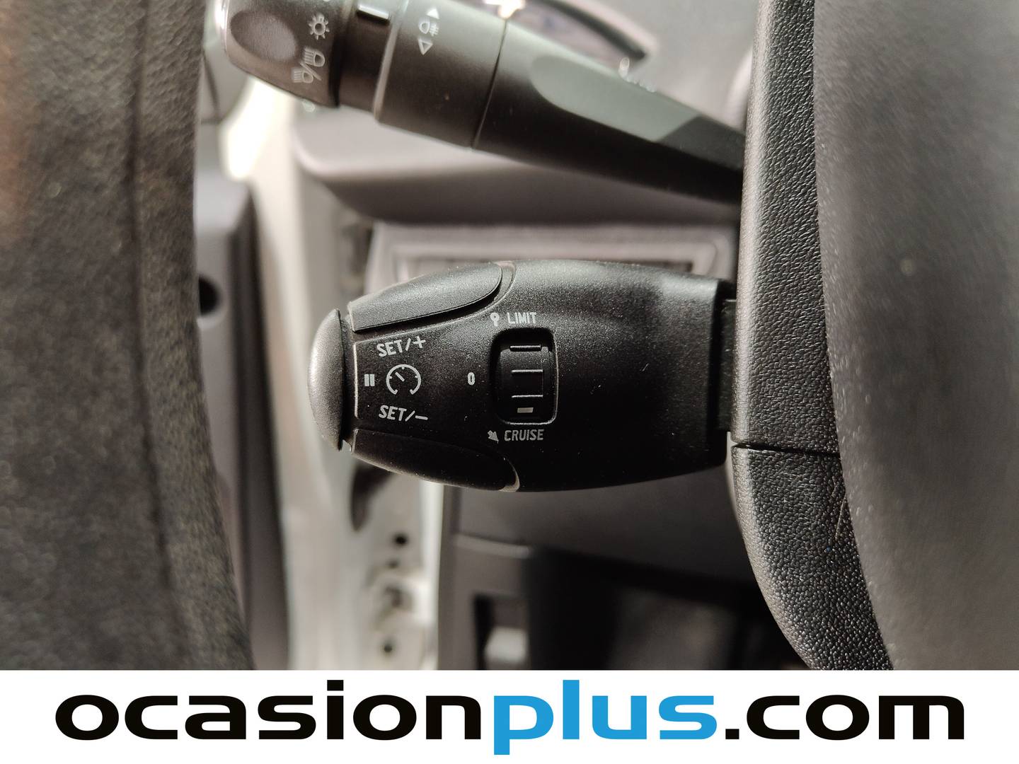 Extras y acabados del Peugeot 208 Peugeot 208 1.6 BlueHDi Access (75 CV)