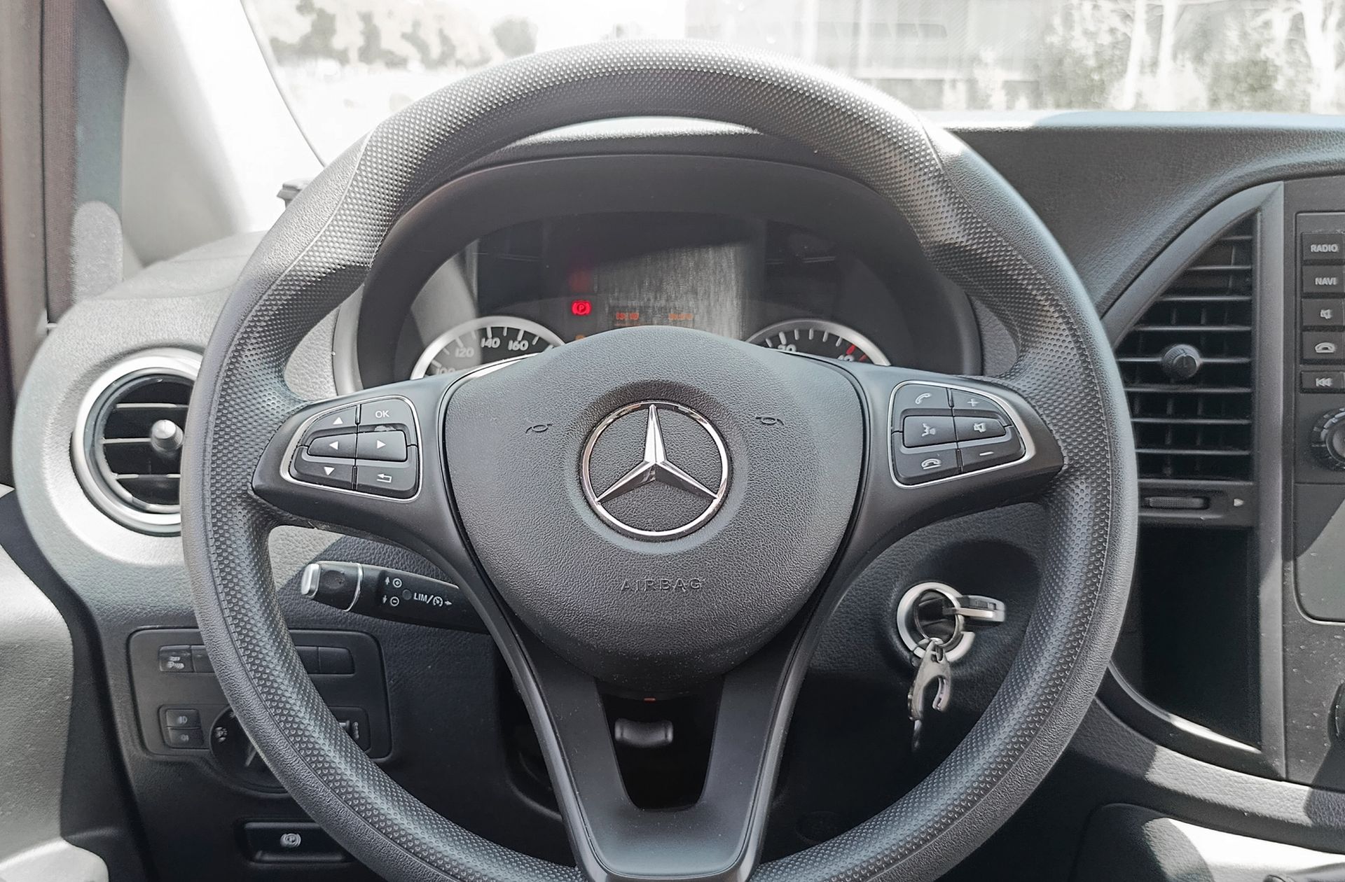 Mercedes-Benz Vito Combi 114 CDI Tourer Base Larga - foto 23