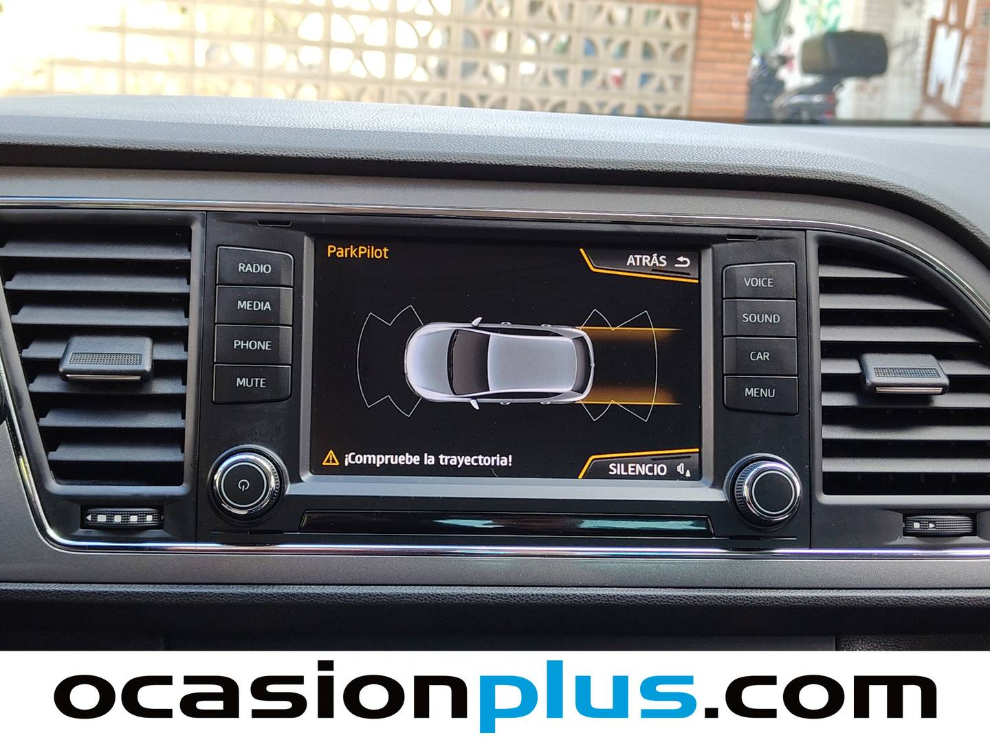 Equipamiento del Seat León Seat León 2.0 TDI S&S FR (150 CV)