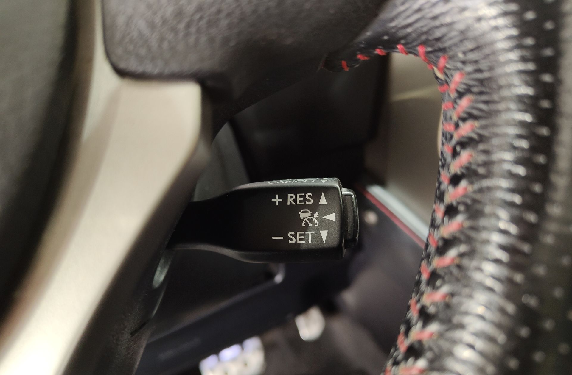 Lexus NX 300h F Sport 4WD Navibox - foto 31