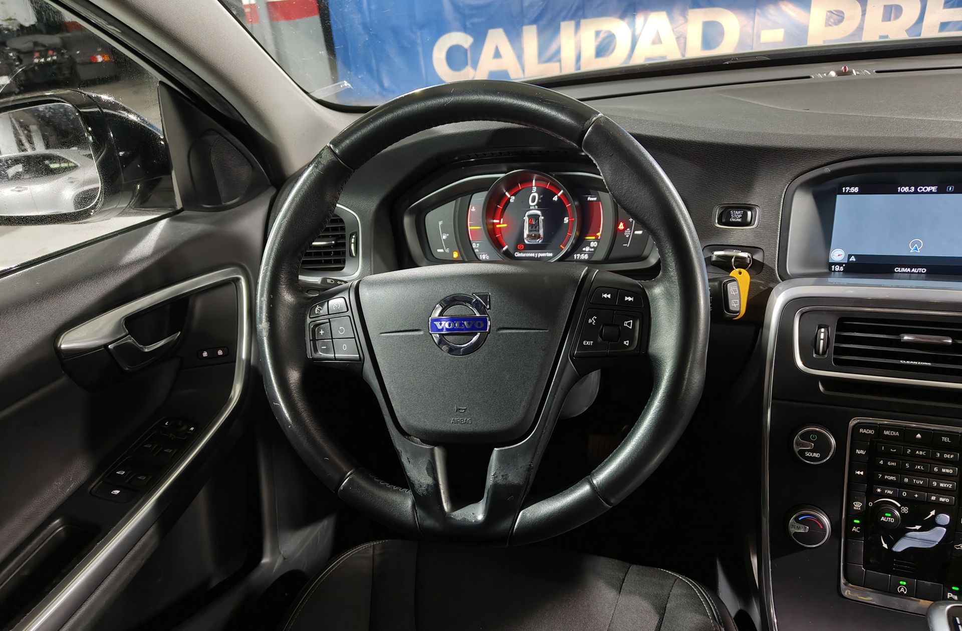 Volvo V60 Cross Country D3 Kinetic - foto 25