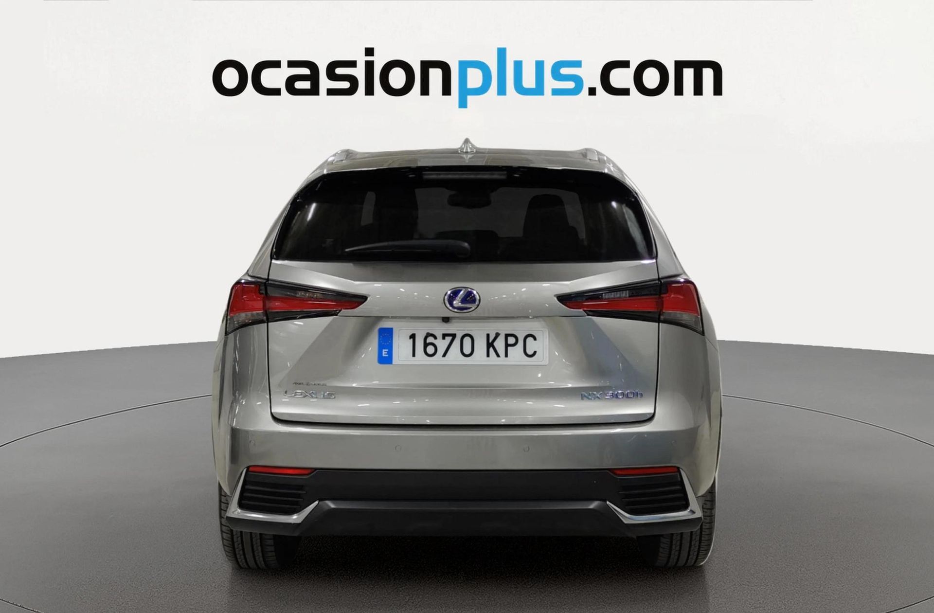 Lexus NX 300h Executive 4WD - foto 17