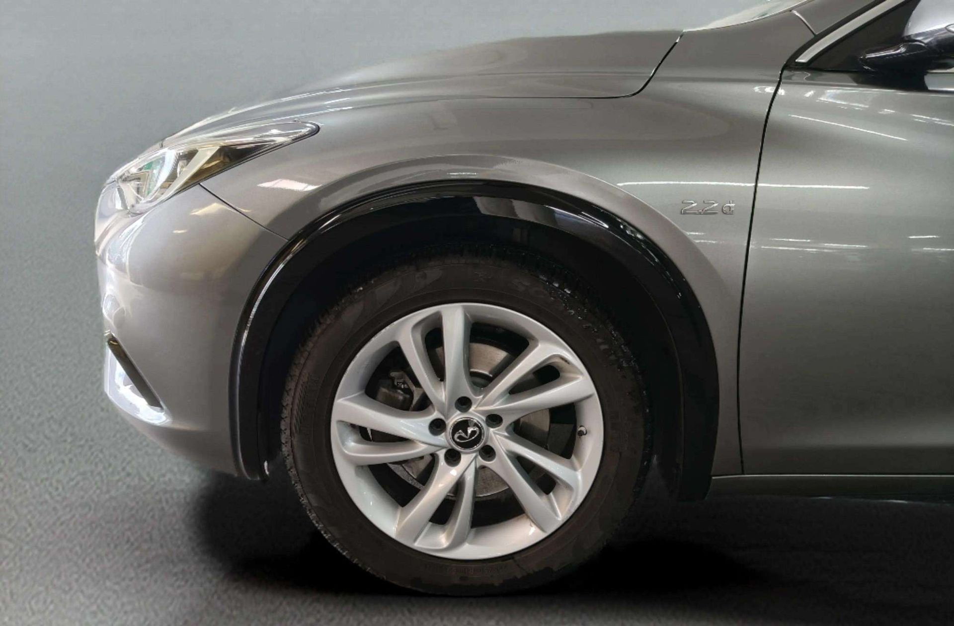Infiniti Q30 2.2D Premium 7DCT - foto 40