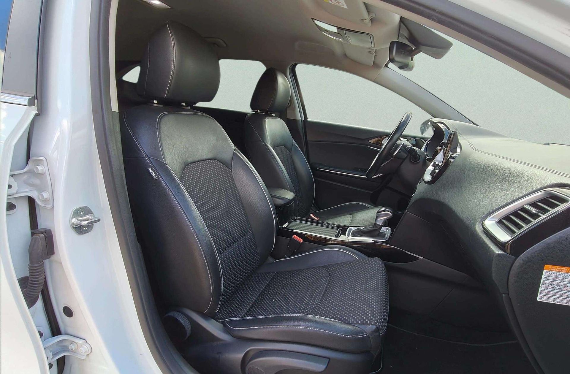 Kia Ceed 1.6 GDi PHEV E-Tech - foto 22