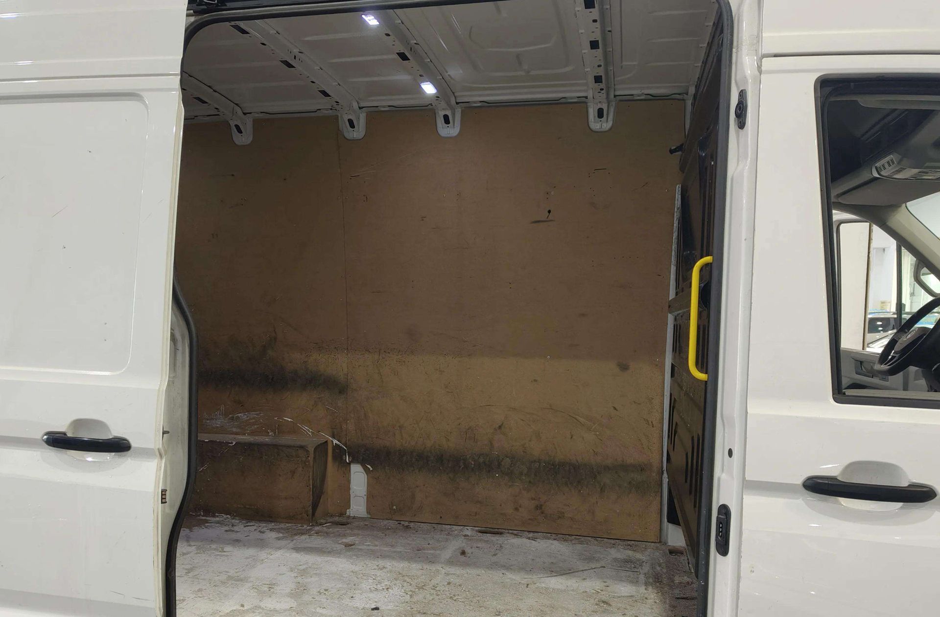 Volkswagen Crafter Furgon Batalla Media TN 2.0 TDI 3.500 - foto 14