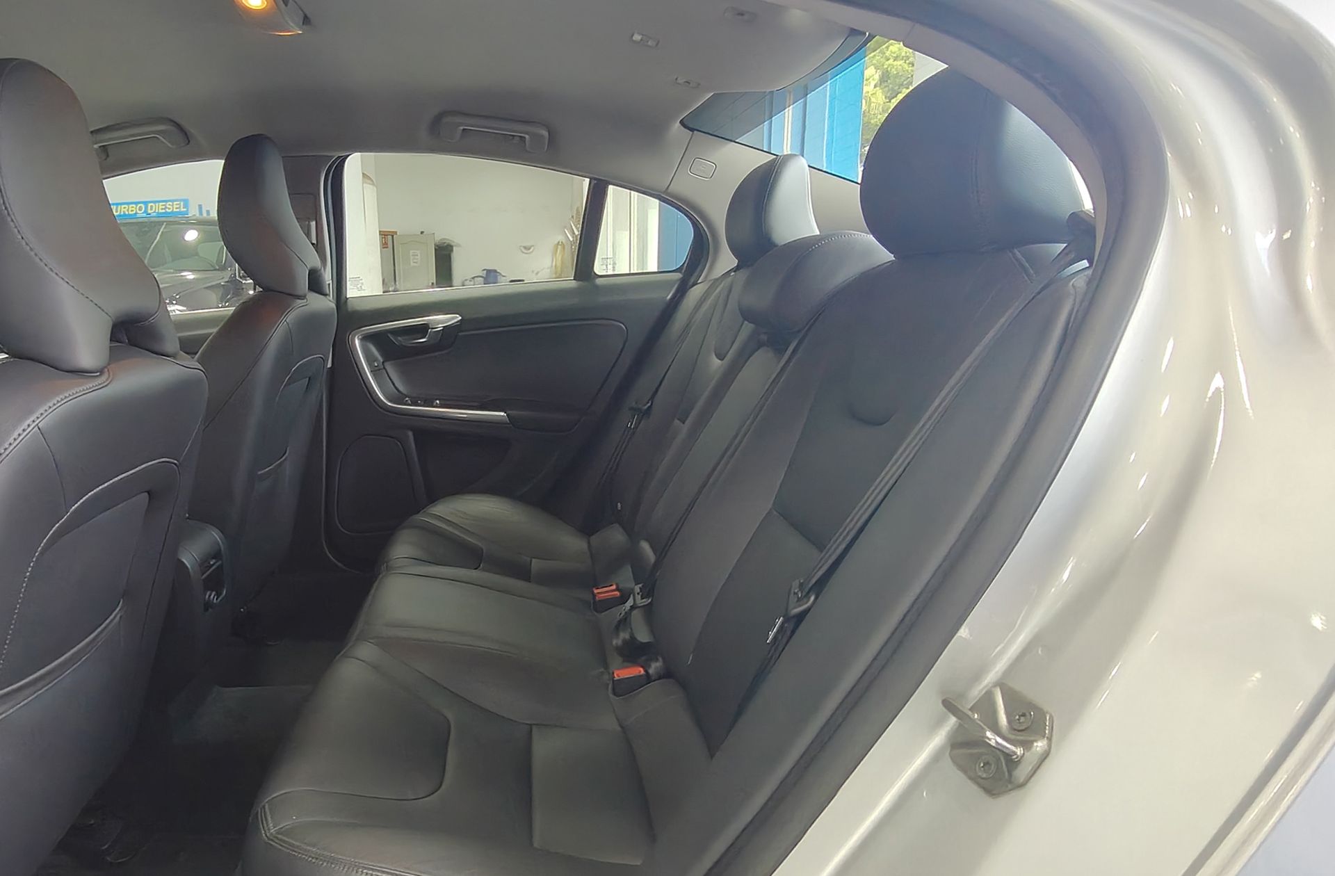 Volvo S60 D3 Summum - foto 10