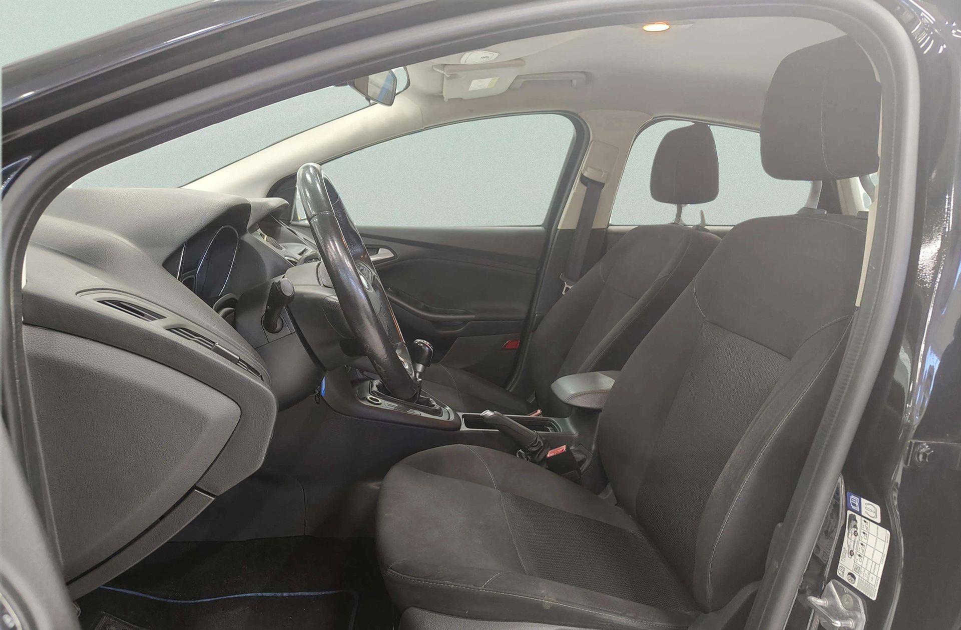 Ford Focus 1.6 TDCi Trend+ - foto 8