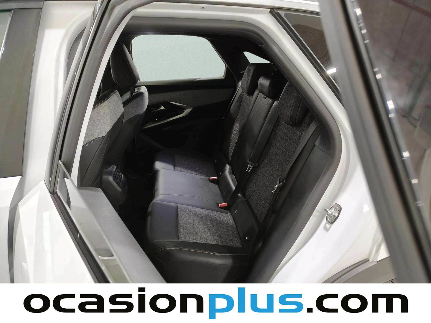 Foto asientos traseros Peugeot 3008 Hybrid Peugeot 3008 Allure Hybrid eDCS6 (136 CV)