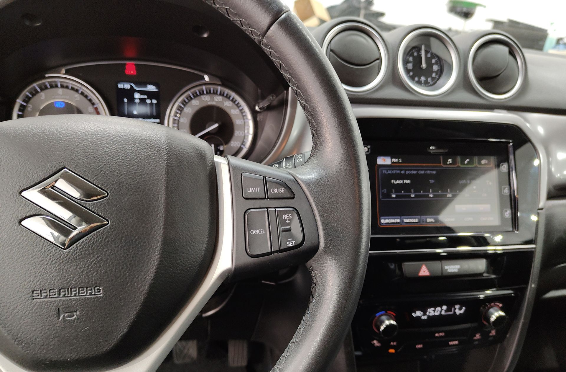 Suzuki Vitara 1.0 T GLE - foto 26